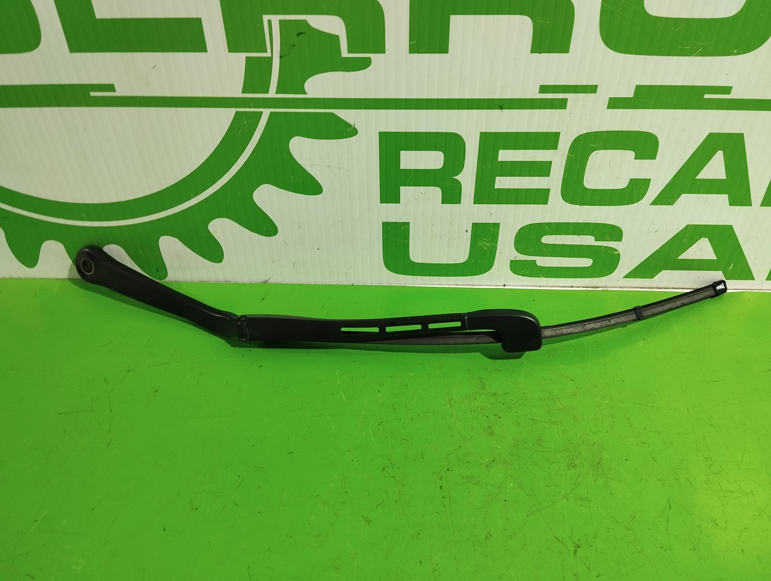 brazo_limpia_delantero_izquierdo_61619449914_bmw_serie_3_touring_e91_2_0_16v