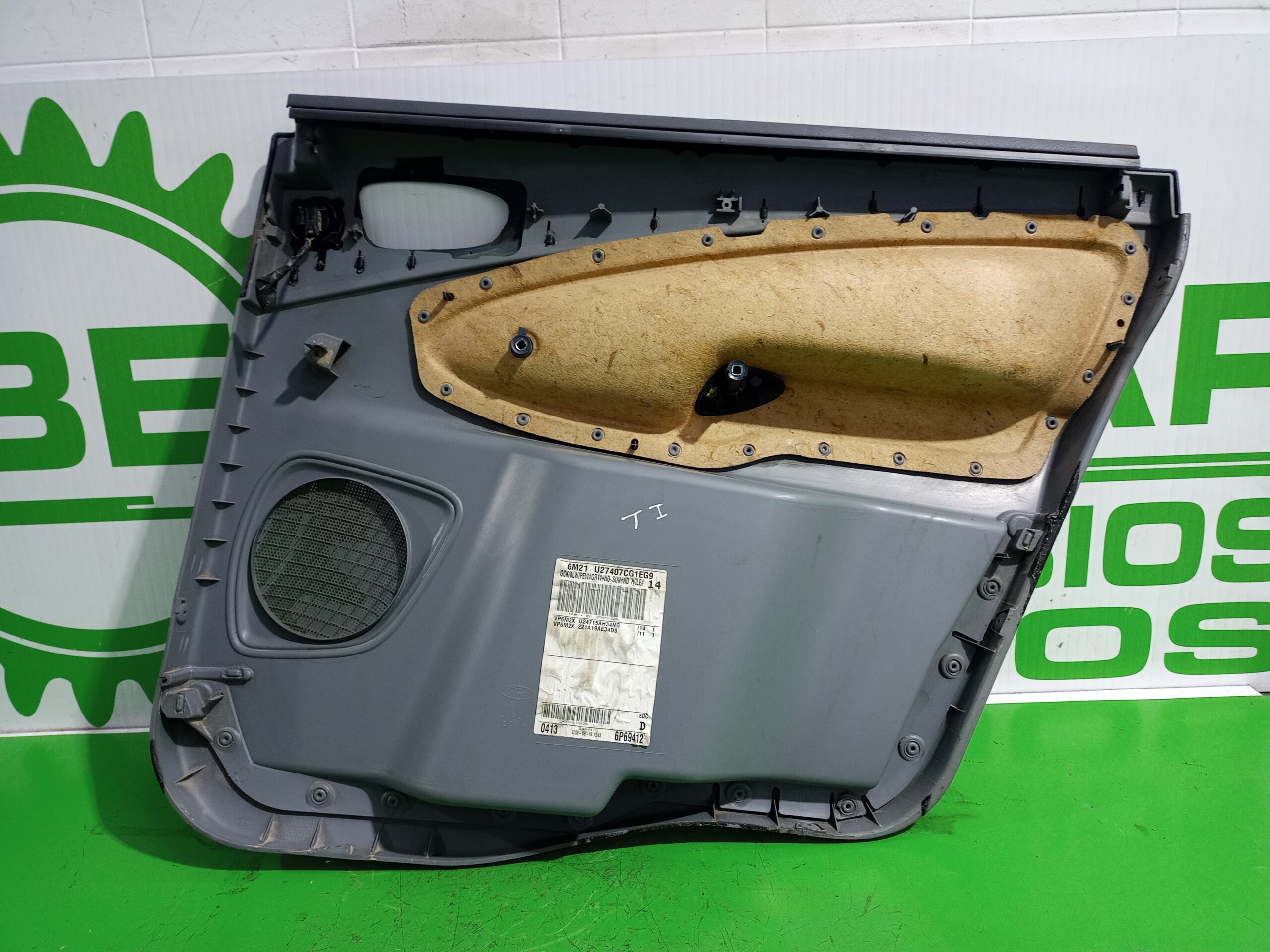 guarnecido_puerta_trasera_izquierda_6m21u27407_ford_s_max_ca1_1_8_tdci_cat