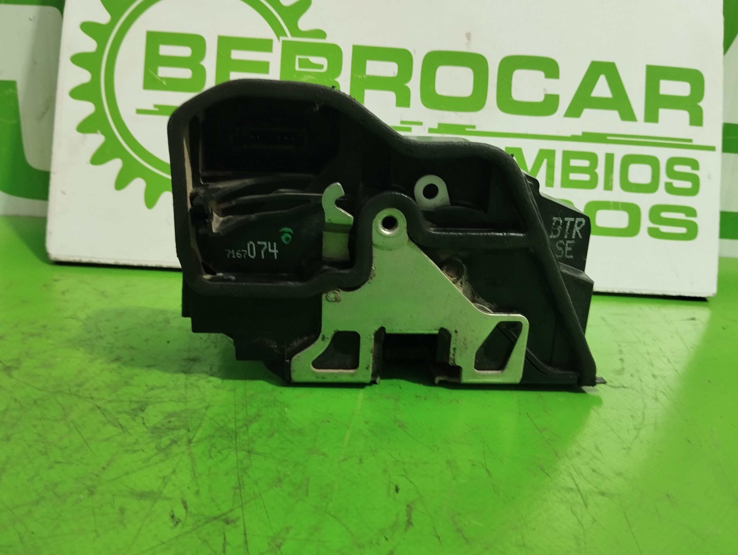 cerradura_puerta_delantera_derecha_51217202146_bmw_x3_e83_2_0_16v_diesel_cat