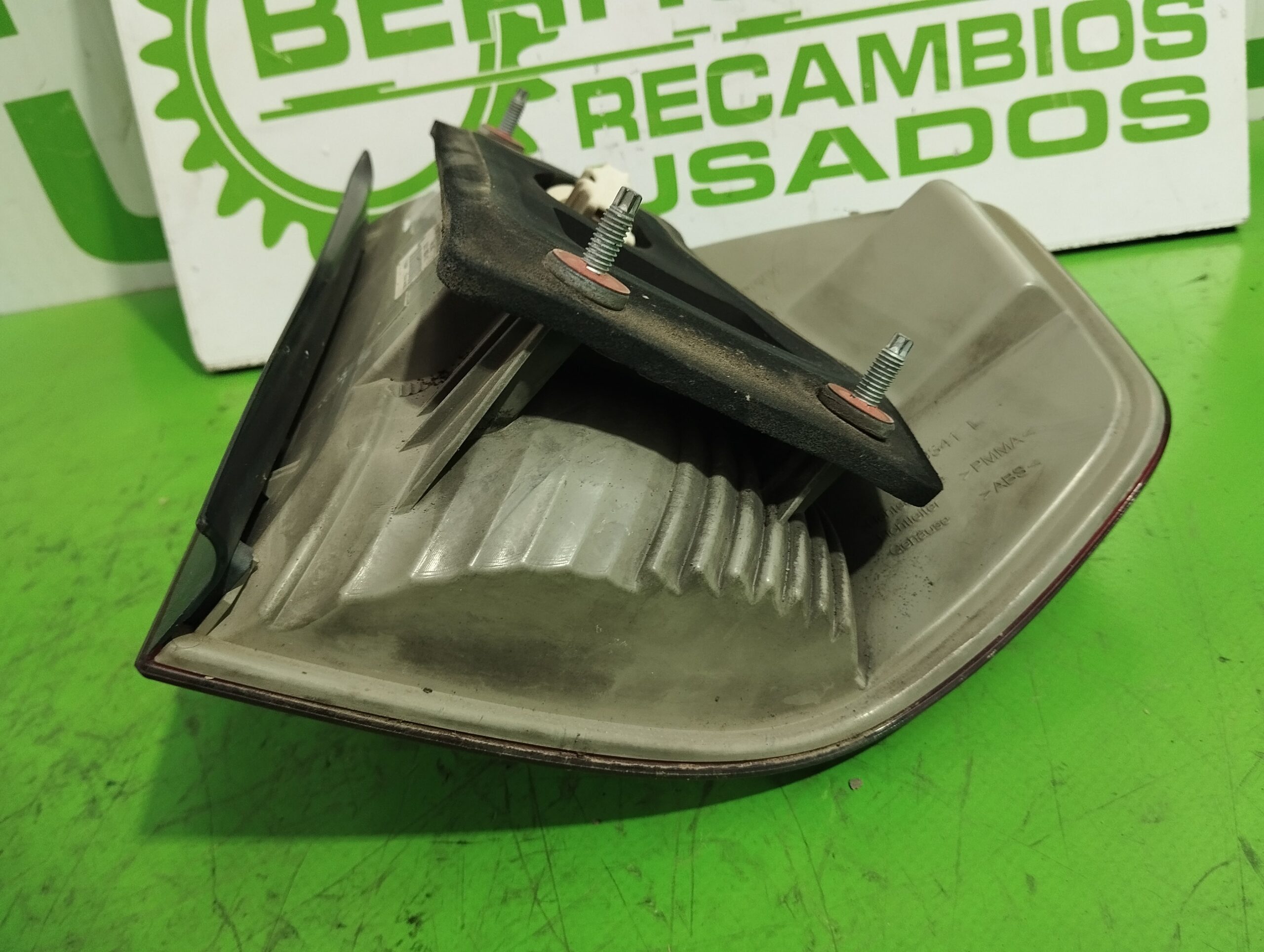 piloto_trasero_izquierdo_7162209_bmw_x3_e83_2_0_16v_diesel_cat