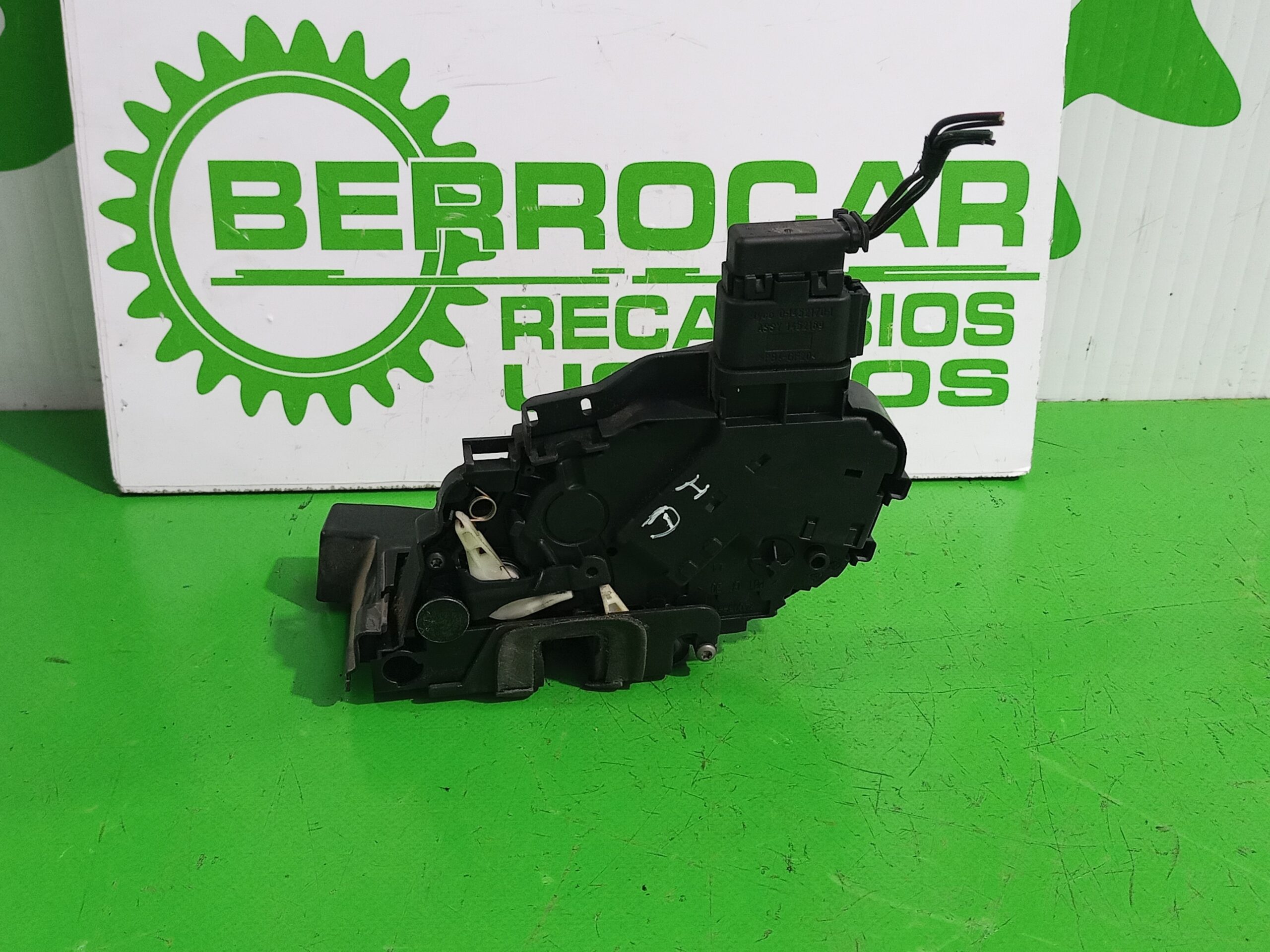 cerradura_puerta_delantera_izquierda_6w8a21813af_land_rover_range_rover_sport_3_6_td_v8