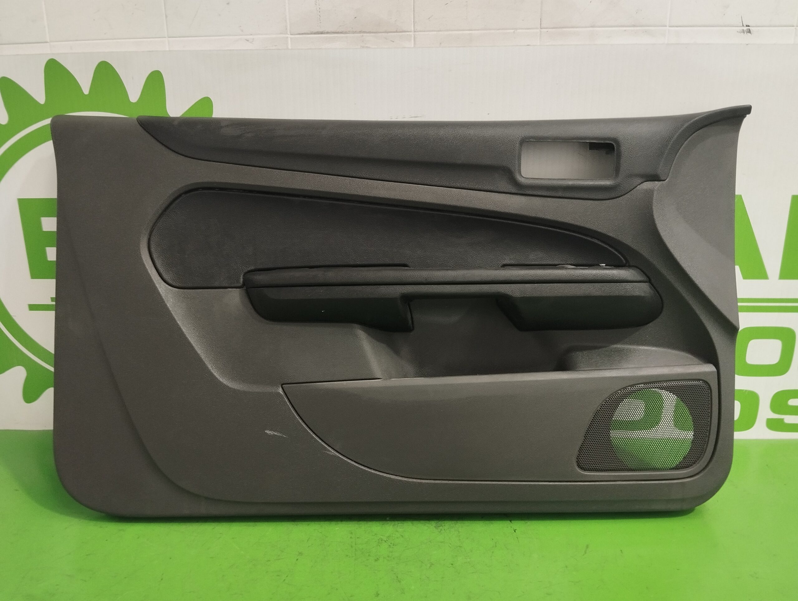 guarnecido_puerta_delantera_izquierda_4m51b23943a_ford_focus_berlina_cap_1_6_16v_cat