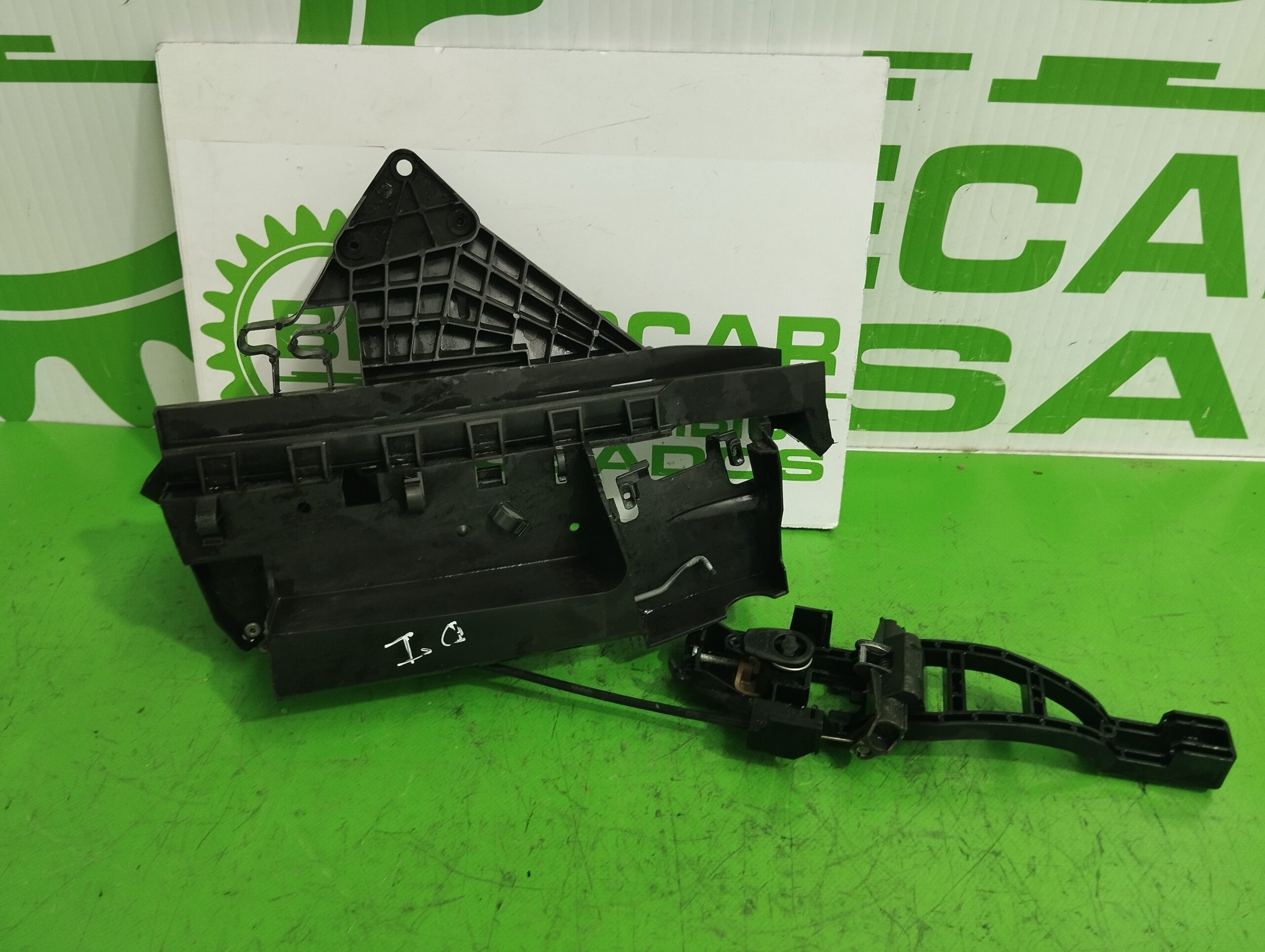 cerradura_puerta_delantera_izquierda_3m5ar21813er_ford_focus_berlina_cap_1_6_16v_cat