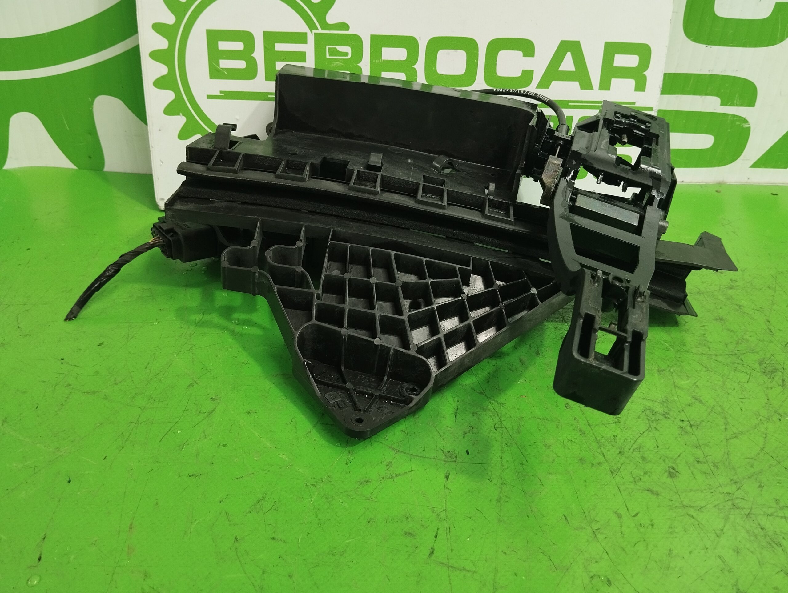 cerradura_puerta_delantera_derecha_3m5ar21812ak_ford_focus_berlina_cap_1_6_16v_cat