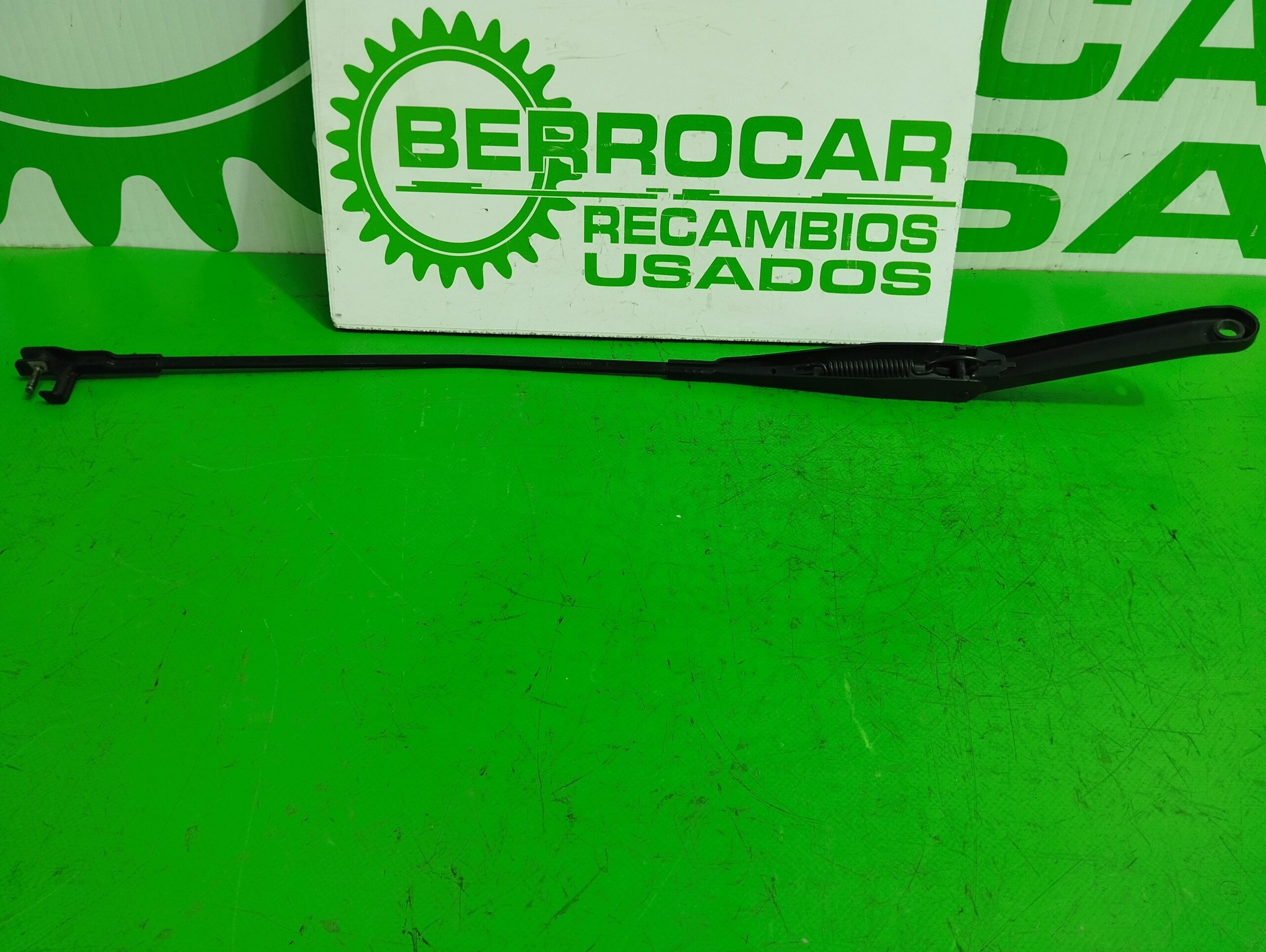 brazo_limpia_delantero_derecho_4m5117526ce_ford_focus_berlina_cap_1_6_16v_cat