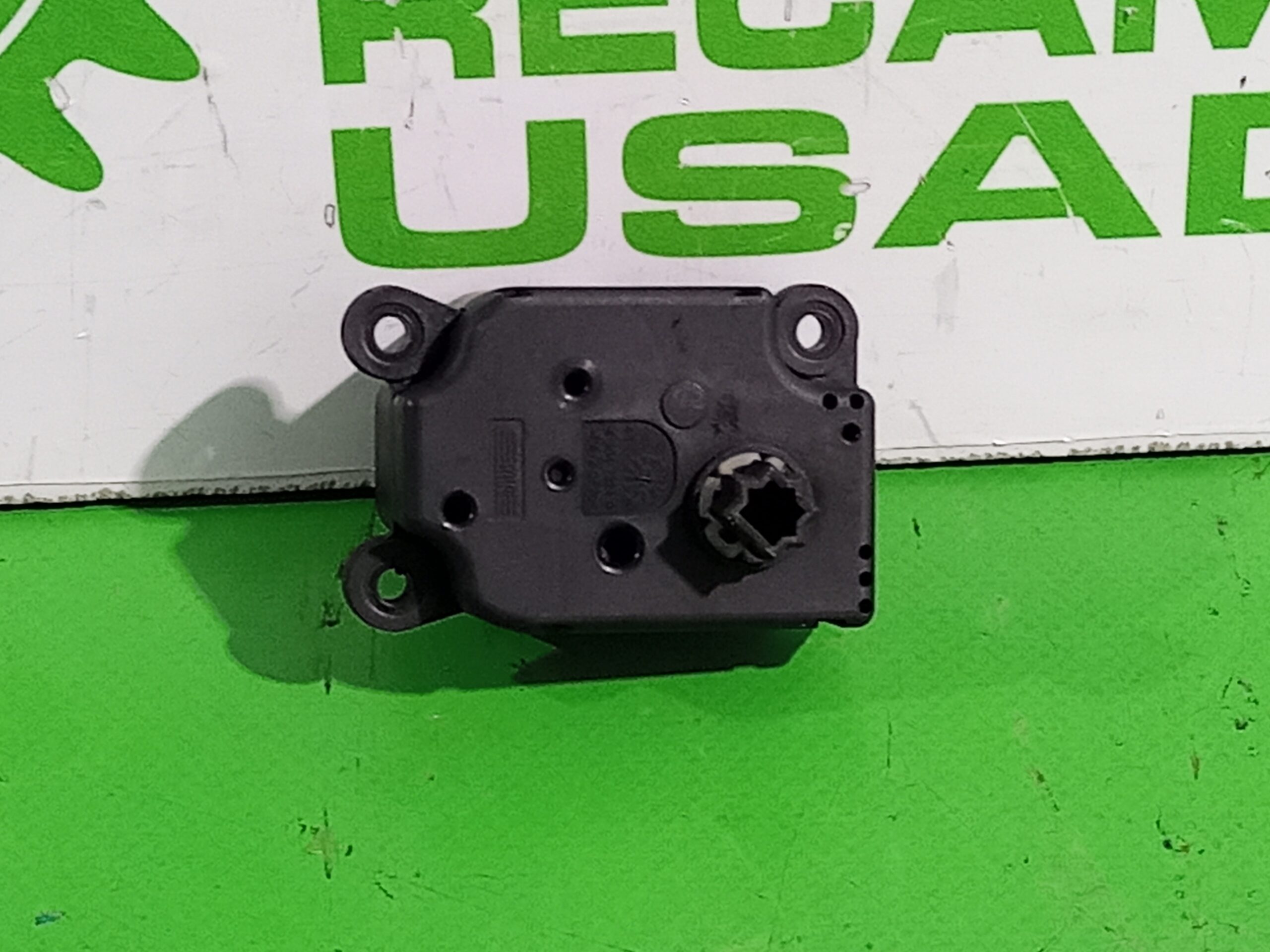 motor_apertura_trampillas_3m5h19e616_ford_focus_berlina_cap_1_6_16v_cat