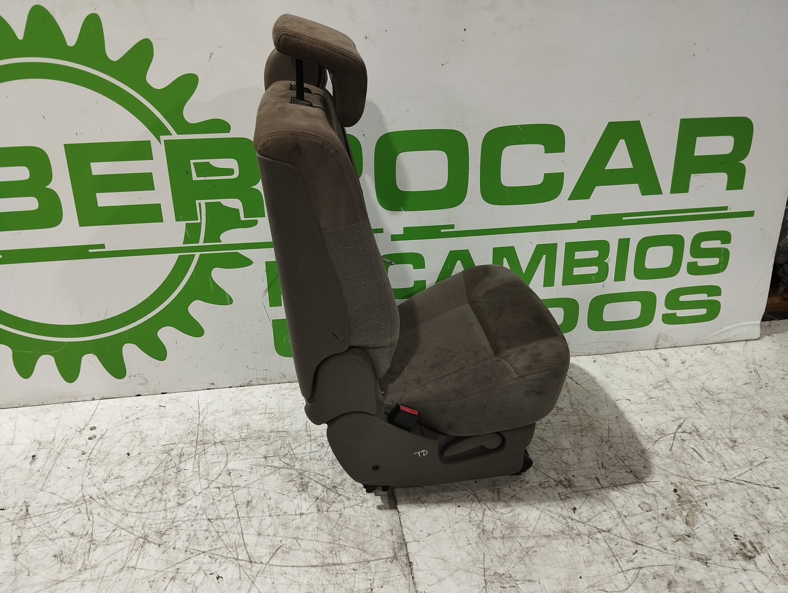 asientos_trasero_derecho_7701052077_renault_espace_iv_jk0_2_2_dci_turbodiesel