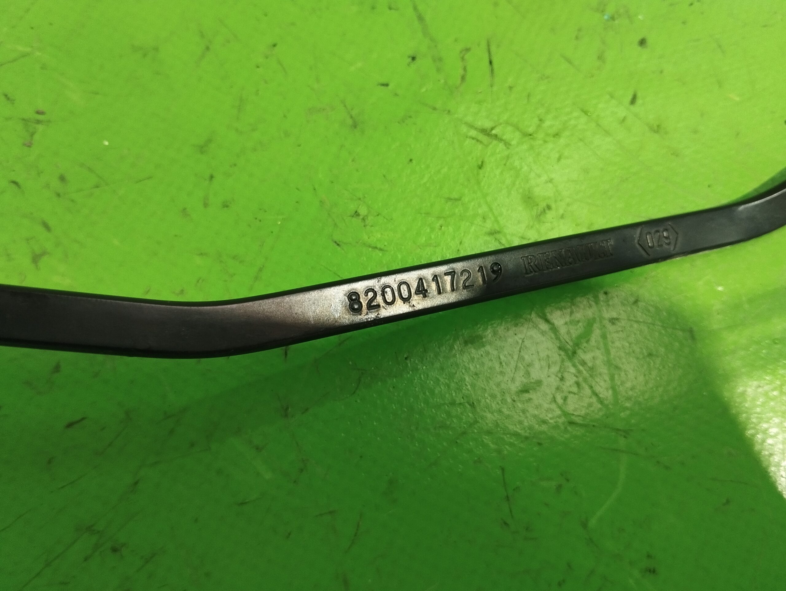 brazo_limpia_delantero_derecho_8200417219_renault_megane_ii_classic_berlina_1_5_dci_diesel