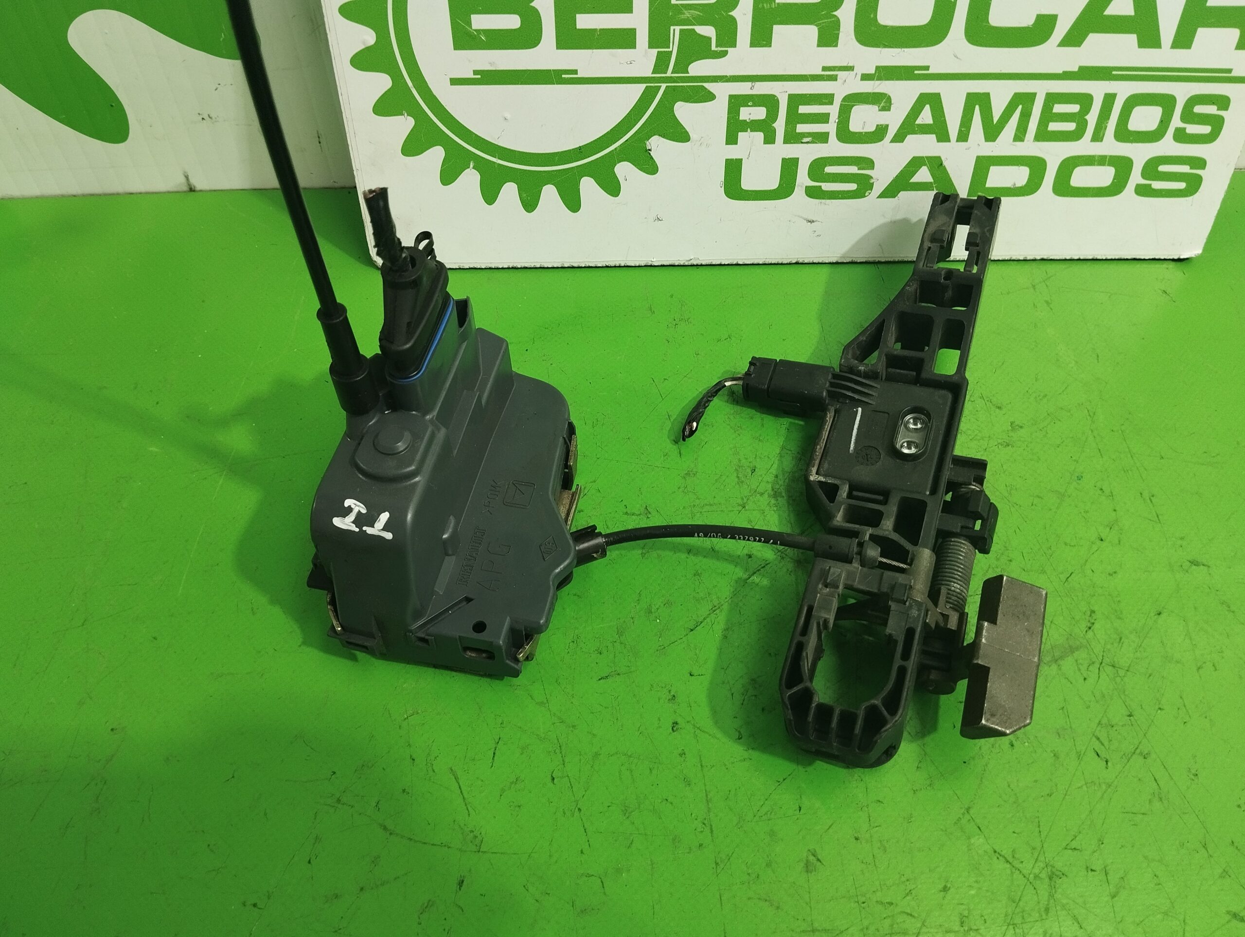 cerradura_puerta_trasera_izquierda_8200017958_renault_megane_ii_classic_berlina_1_5_dci_diesel