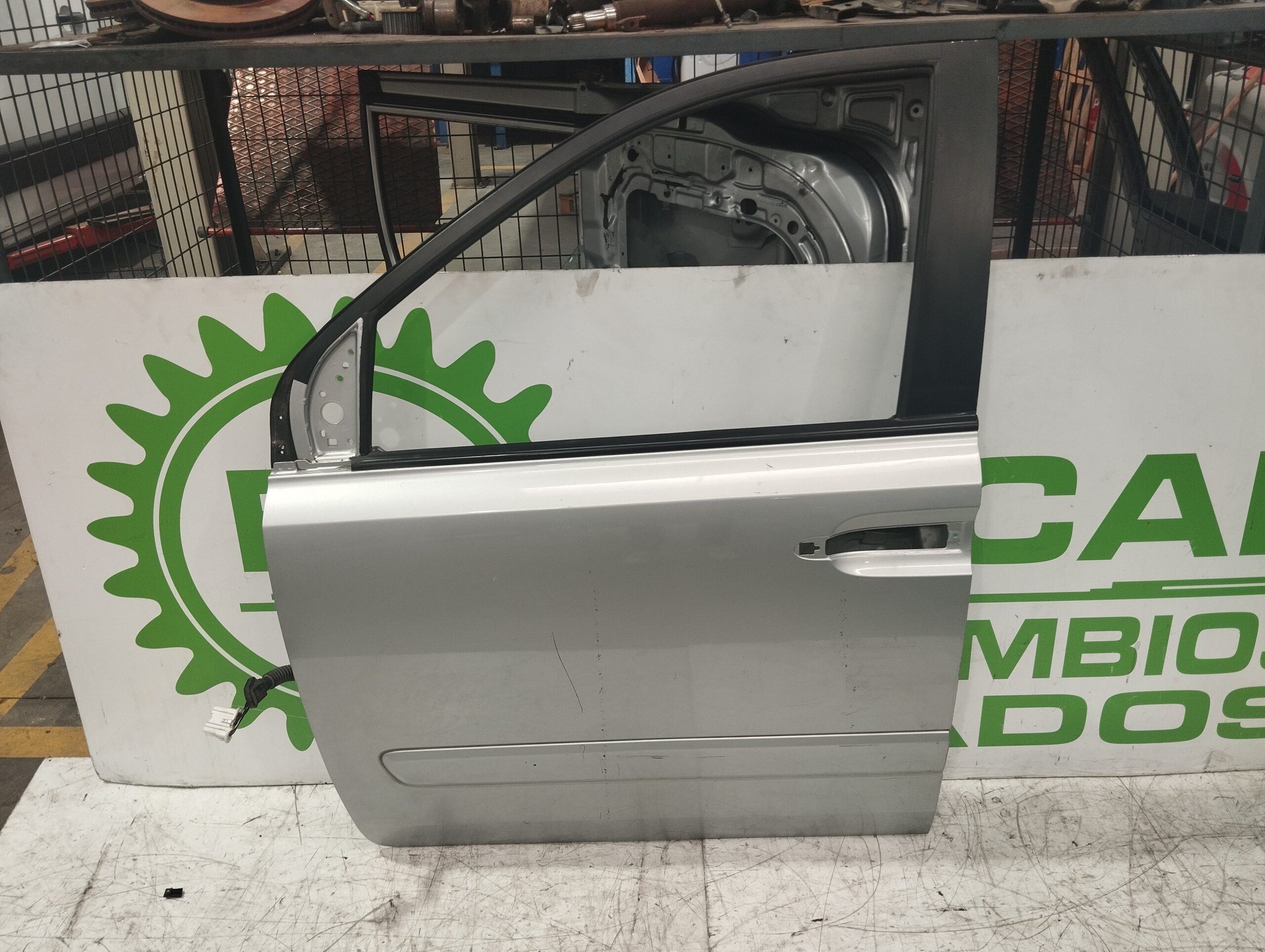 puerta_delantera_izquierda_760034d010_kia_carnival_2_9_crdi_cat