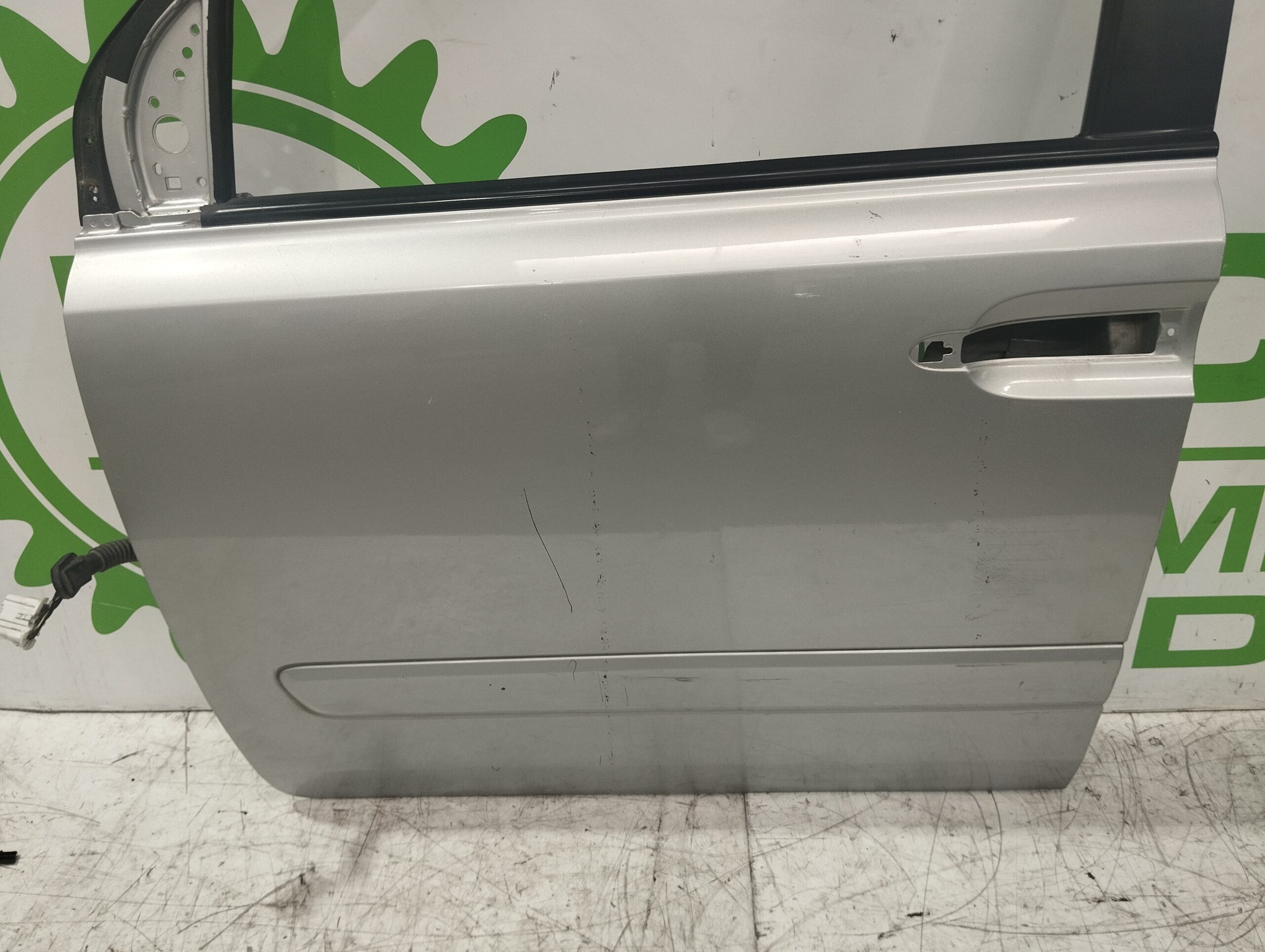 puerta_delantera_izquierda_760034d010_kia_carnival_2_9_crdi_cat