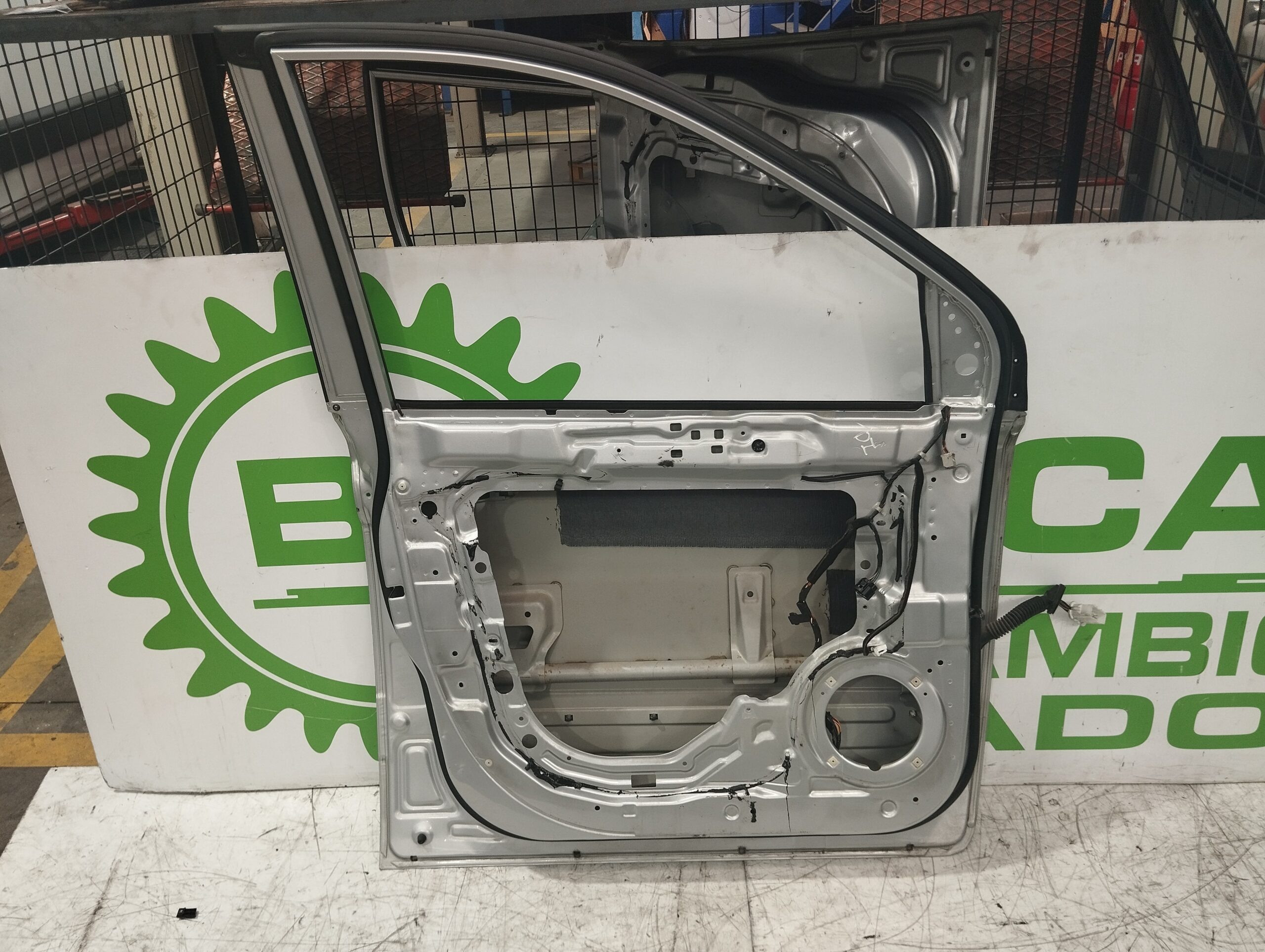 puerta_delantera_izquierda_760034d010_kia_carnival_2_9_crdi_cat