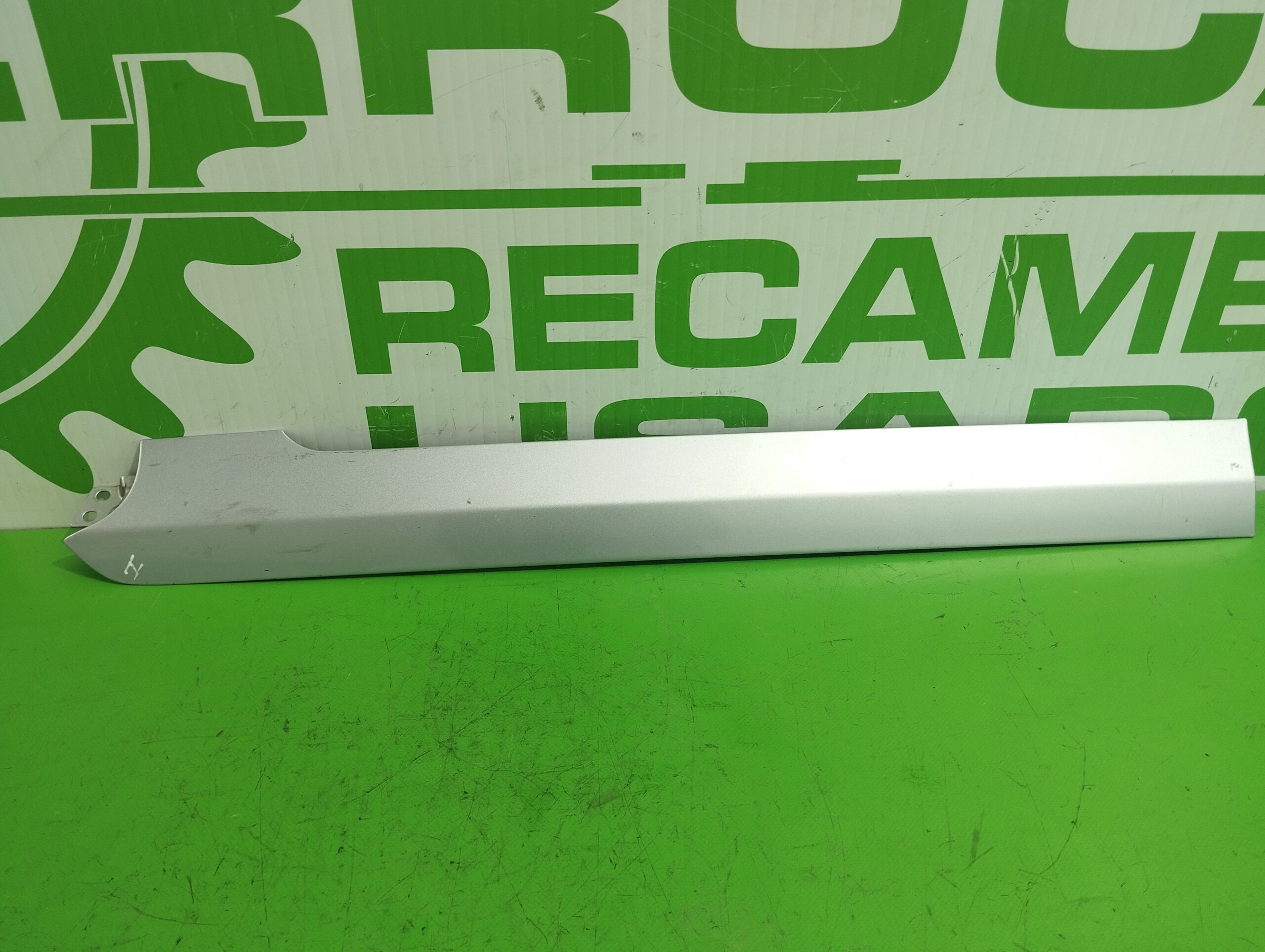 moldura_lateral_k56b51695_kia_carnival_2_9_crdi_cat