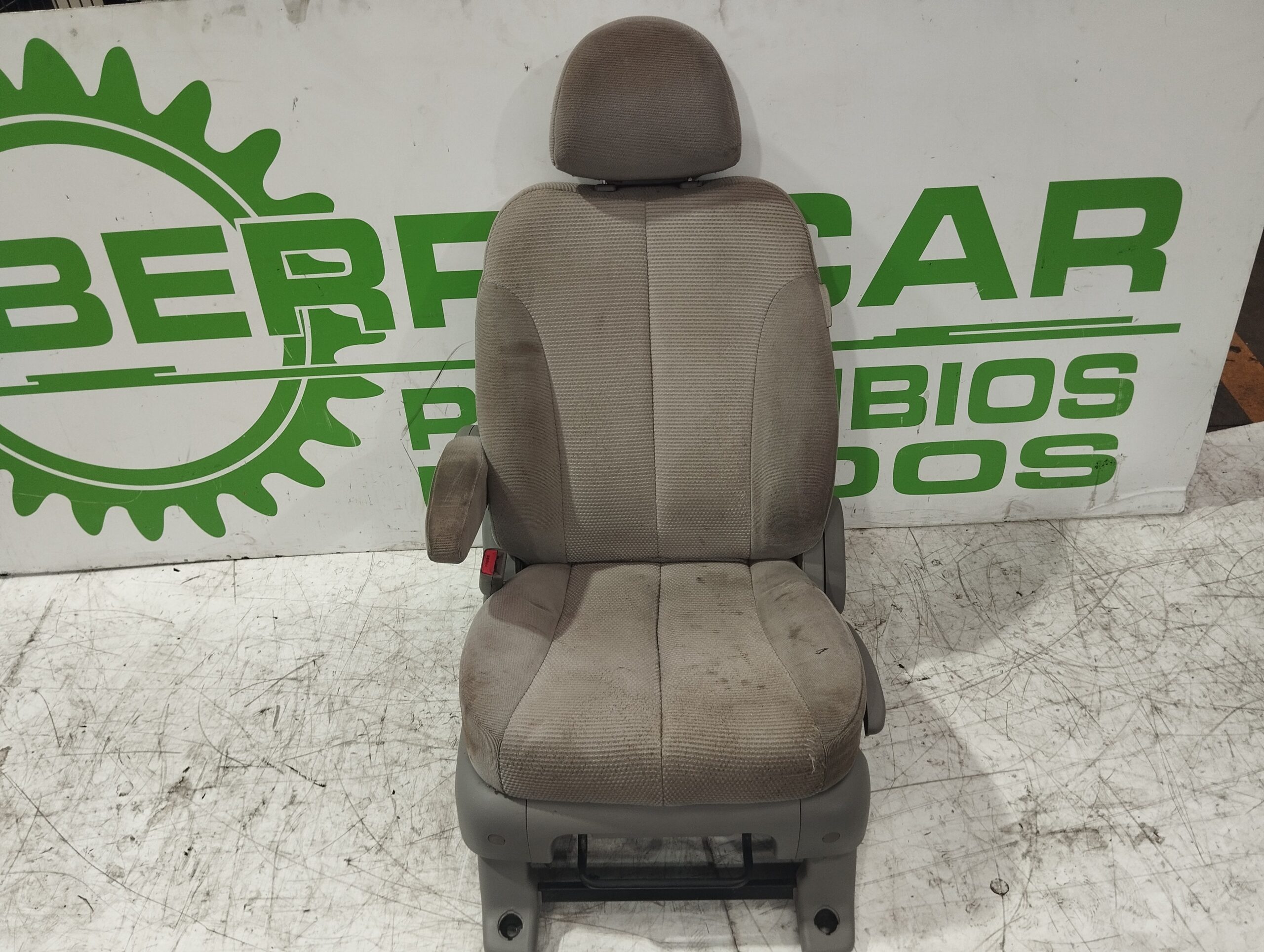 asiento_delantero_izquierdo_4701618_kia_carnival_2_9_crdi_cat