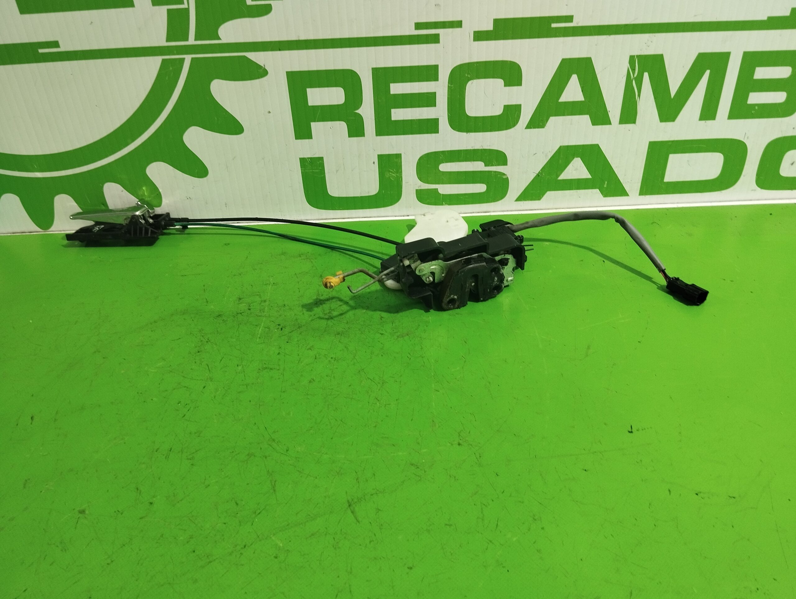 cerradura_puerta_delantera_derecha_813204d010_kia_carnival_2_9_crdi_cat