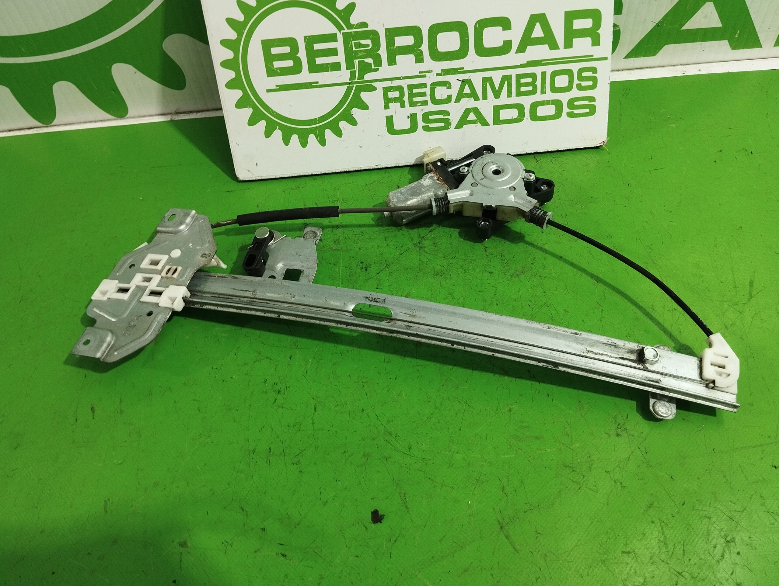 elevalunas_trasero_derecho_82460_4d020_kia_carnival_2_9_crdi_cat