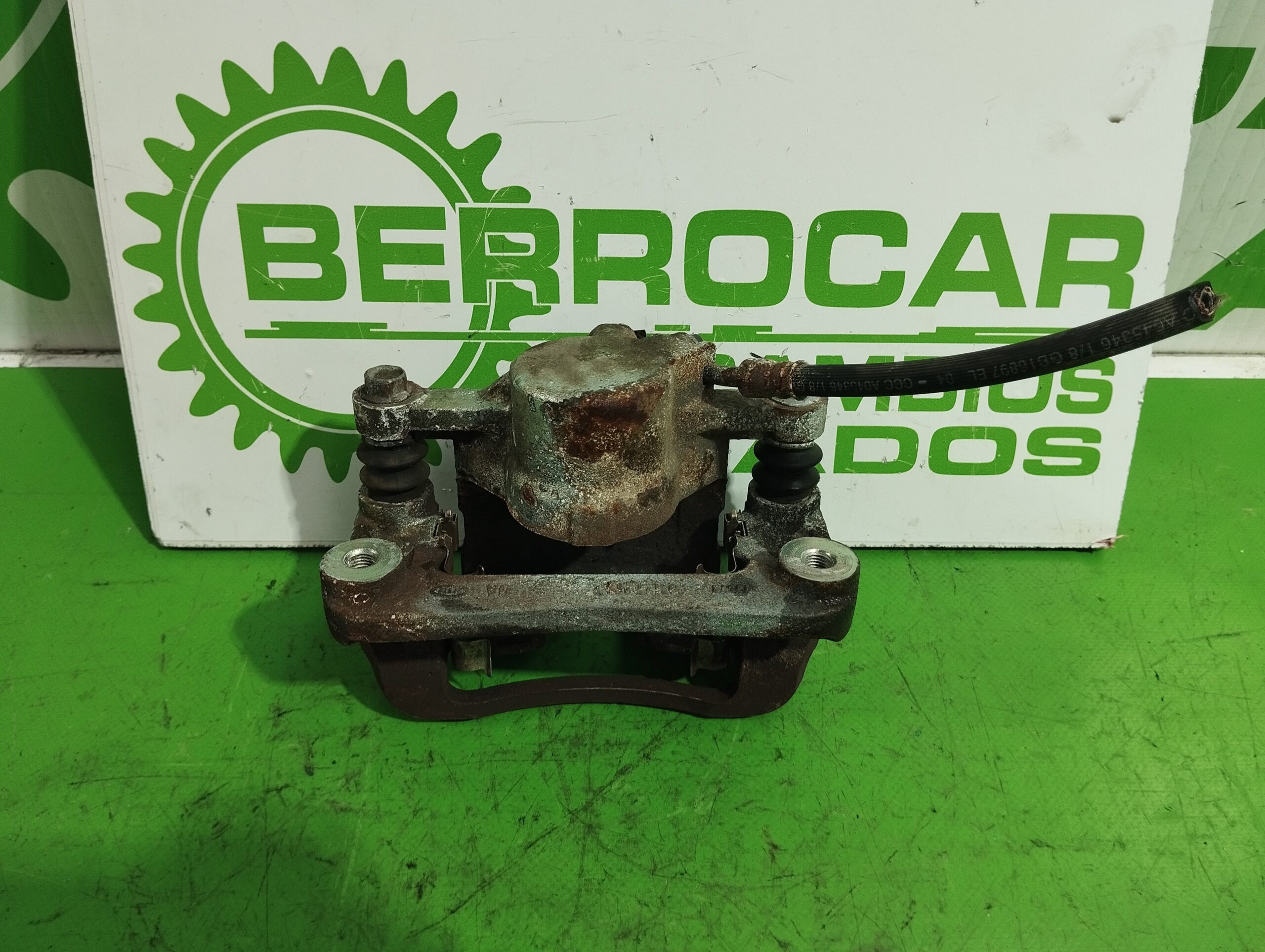pinza_de_freno_trasera_izquierda_582104d200_kia_carnival_2_9_crdi_cat