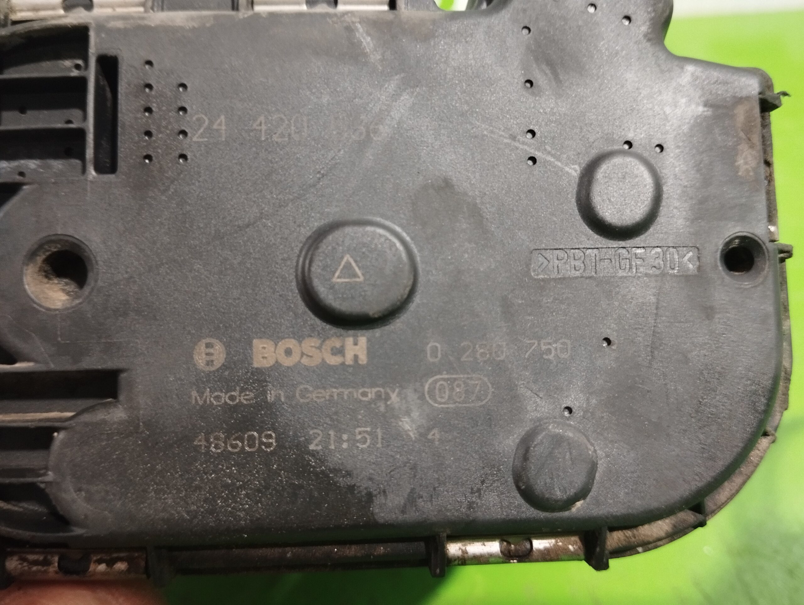 caja_mariposa_24420536_opel_astra_h_berlina_essentia