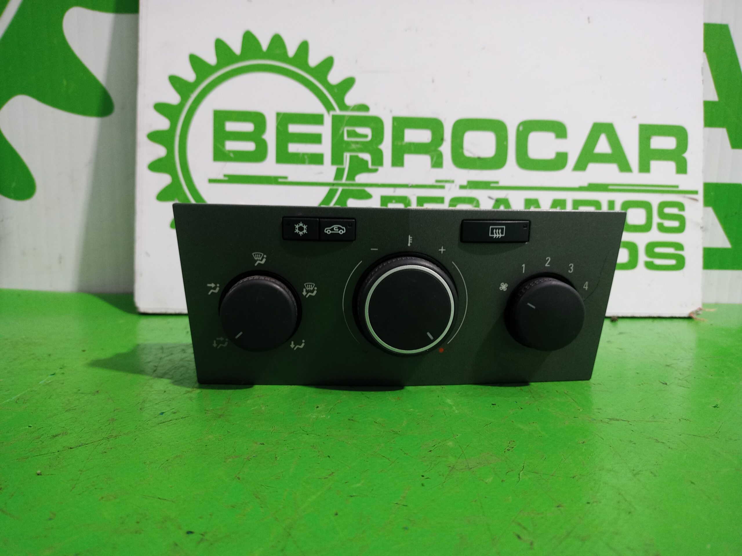 mando_climatizador_13201300_opel_astra_h_berlina_essentia