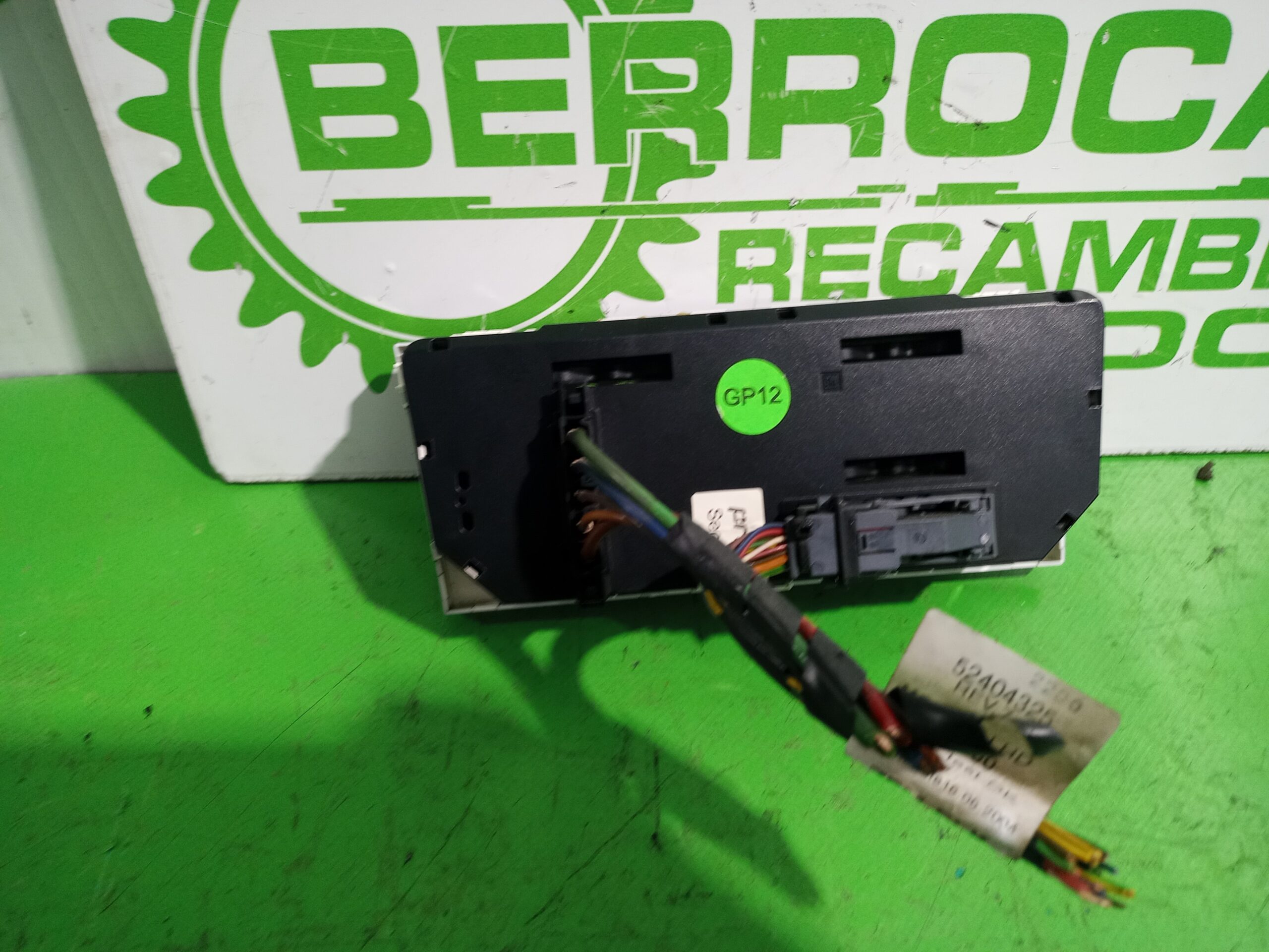 mando_climatizador_13201300_opel_astra_h_berlina_essentia