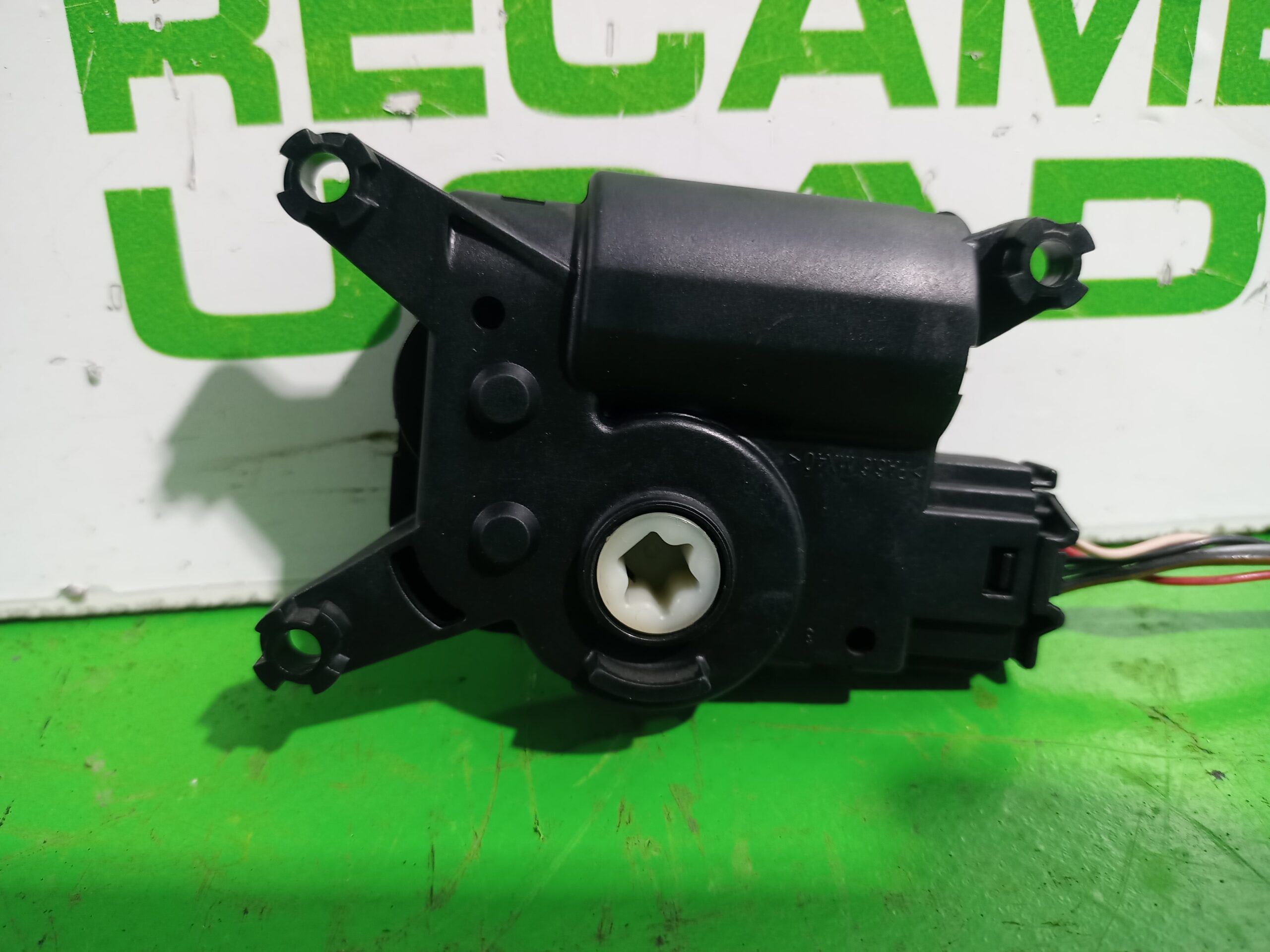 motor_apertura_trampillas_52406339r02_opel_astra_h_berlina_essentia