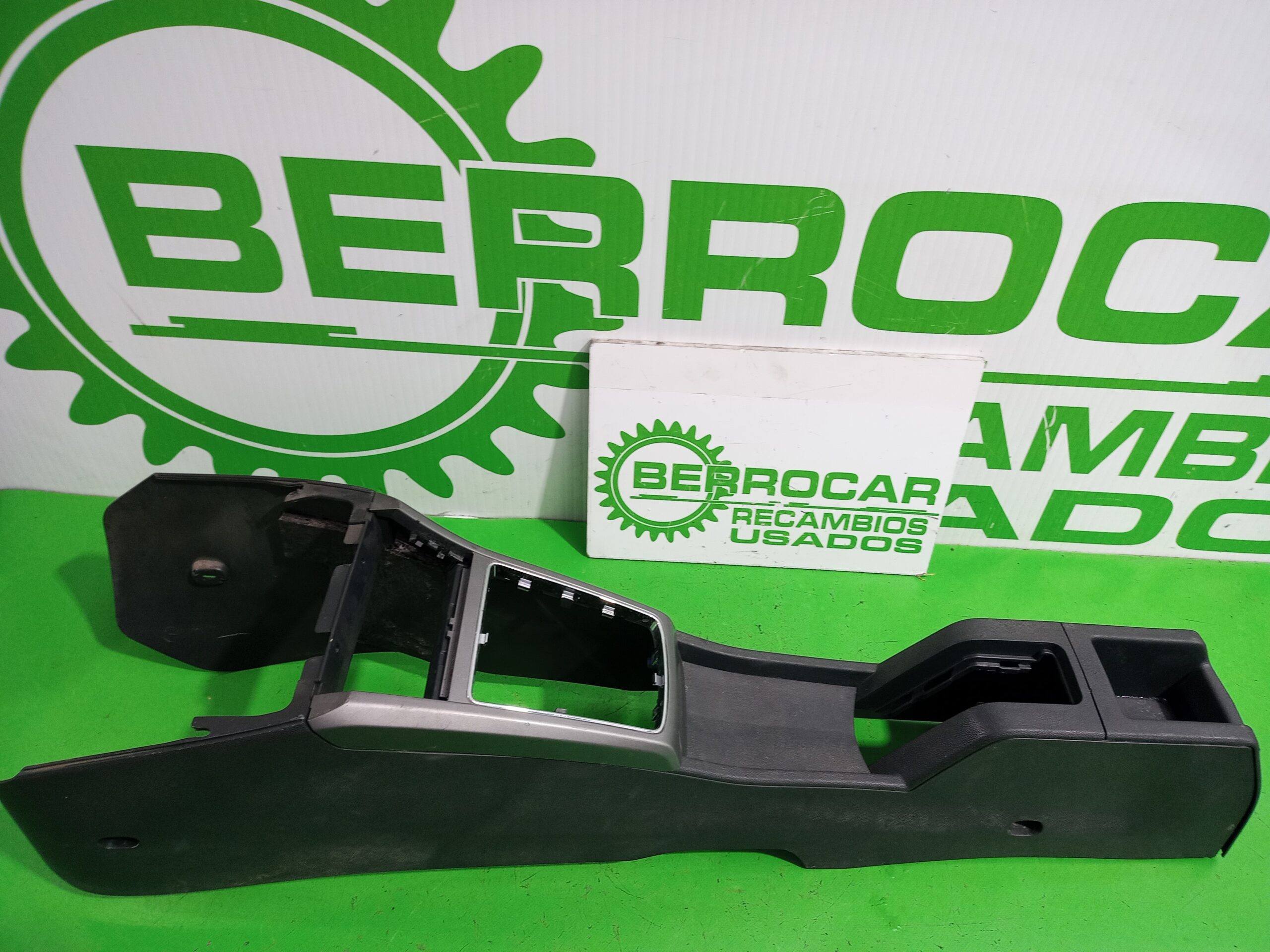 consola_central_13127111_opel_astra_h_berlina_essentia