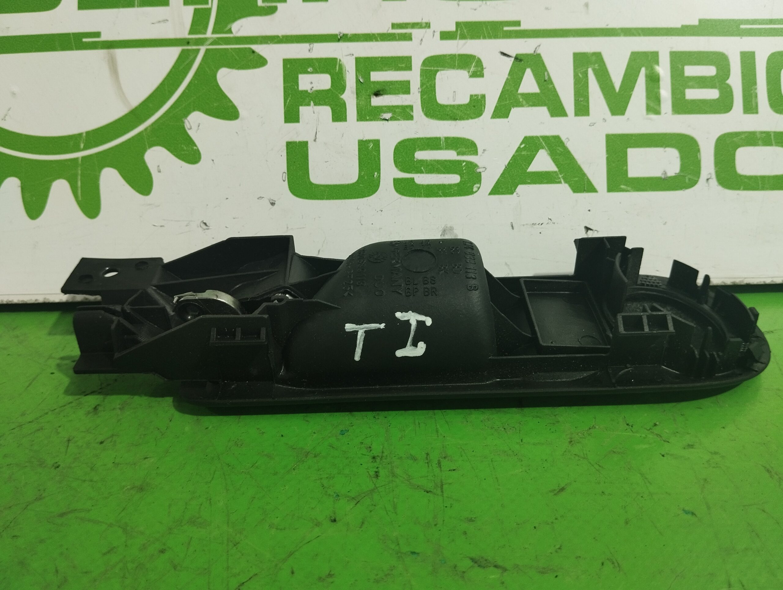 maneta_interior_trasera_izquierda_3b0839113_volkswagen_passat_berlina_3b3_1_6