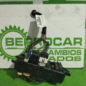 caja_reles_fusibles_30807016_volvo_s40_berlina_1_6_cat