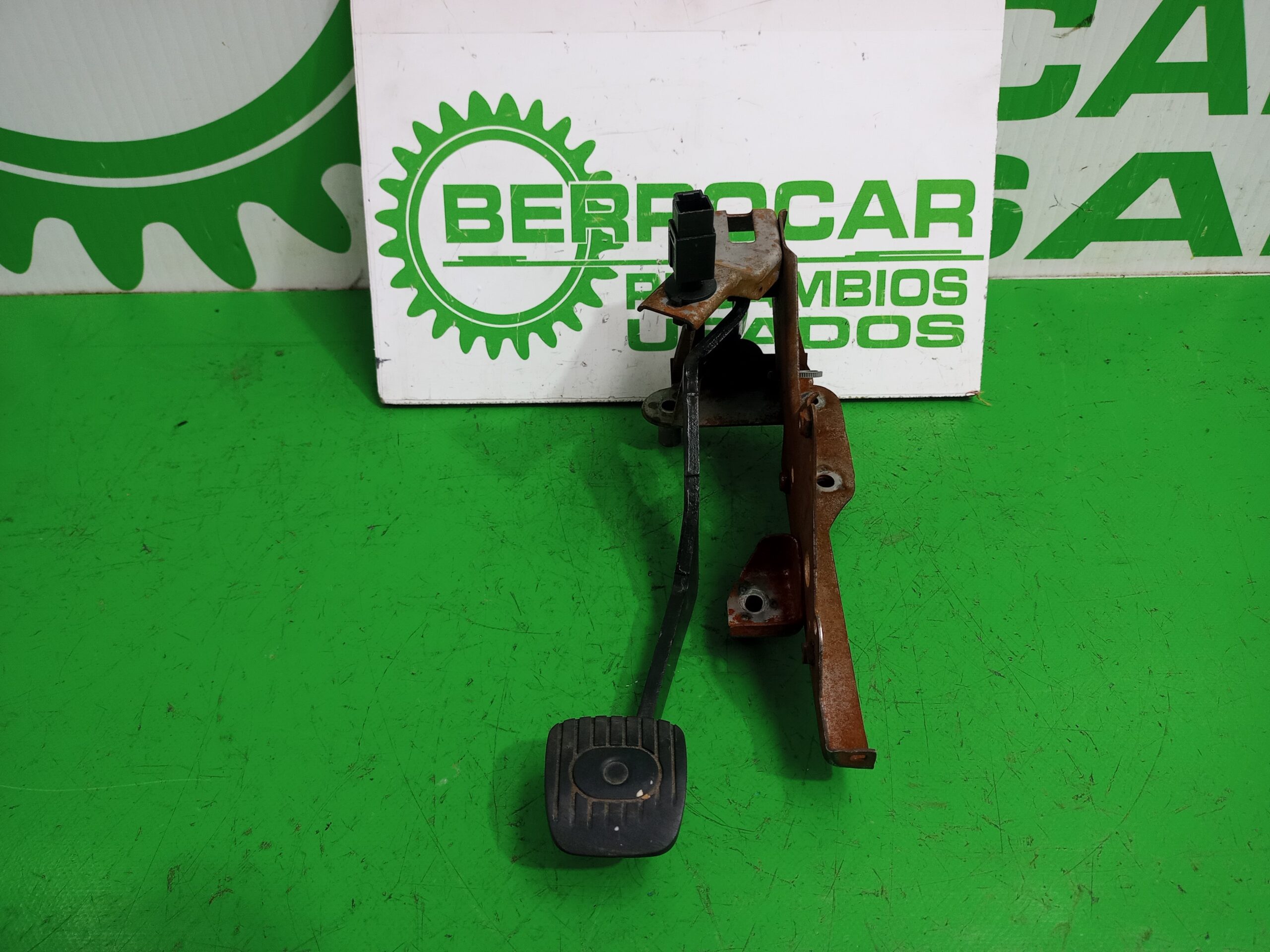 pedal_freno_46501ax700_nissan_micra_k12e_1_2_cat