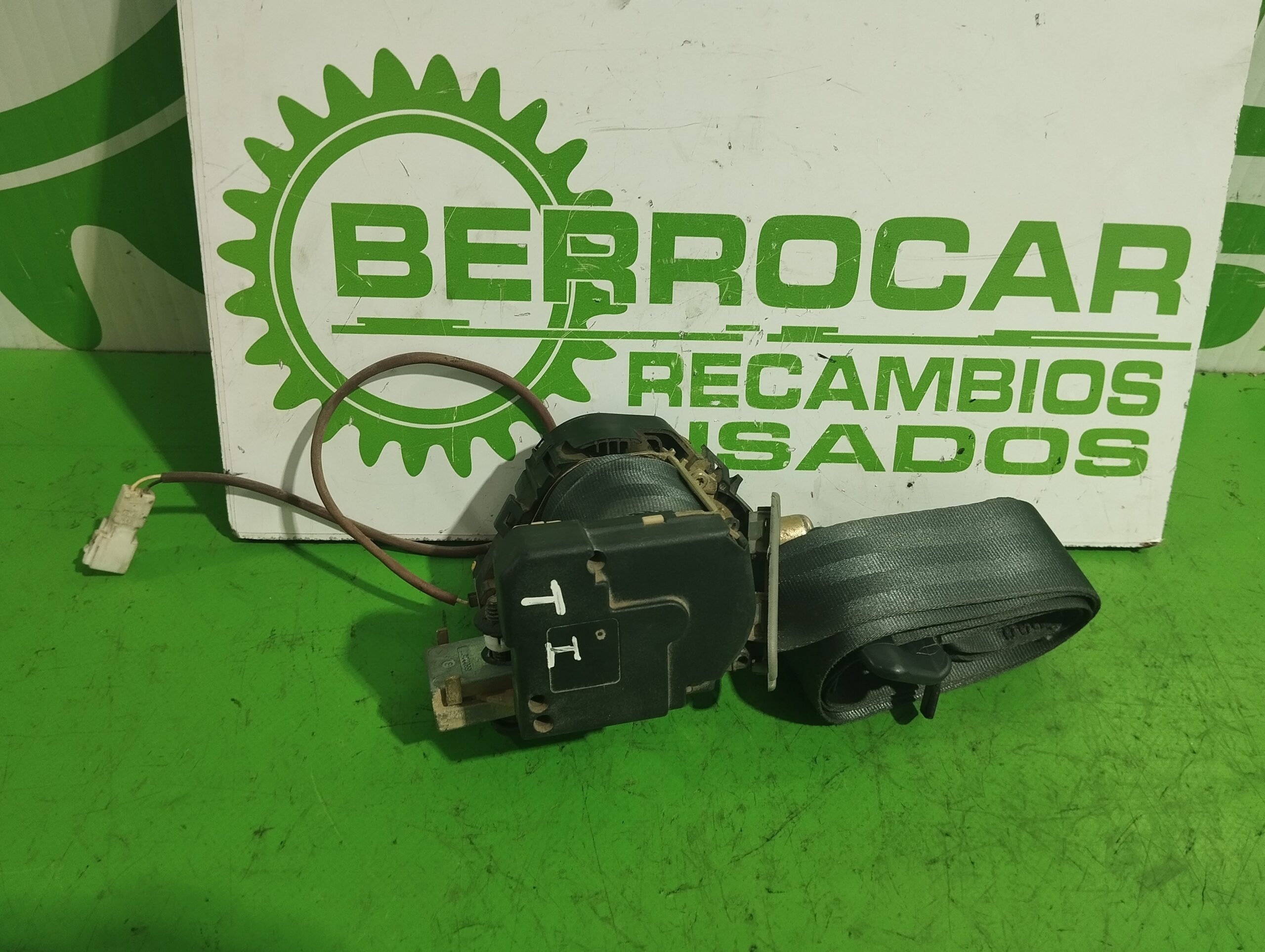 cinturon_de_seguridad_trasero_izquierdo_33014052_renault_clio_ii_fase_ii_b_cb0_1_5_dci_diesel