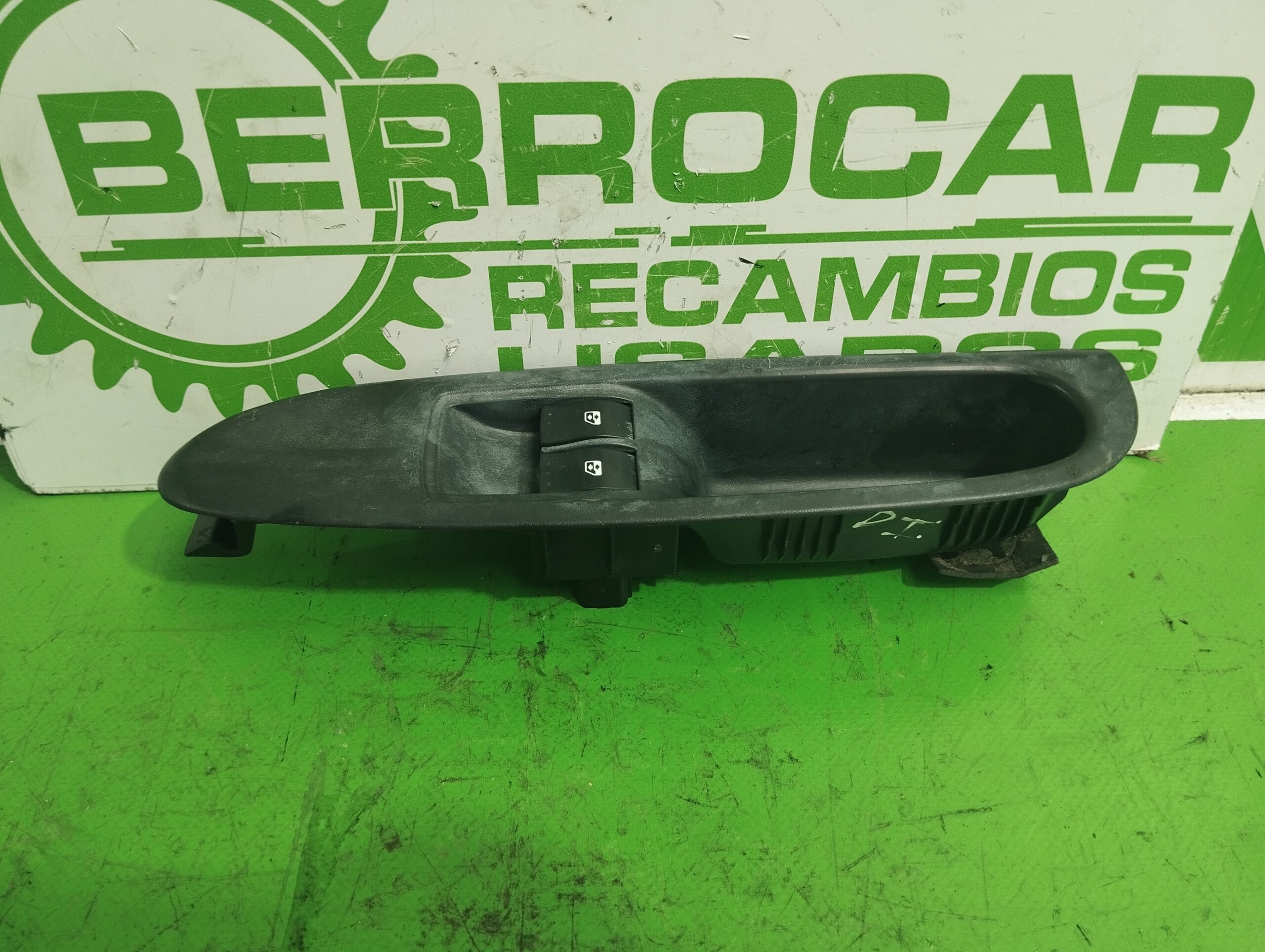 mando_elevalunas_delantero_izquierdo_8200084003_renault_clio_ii_fase_ii_b_cb0_1_5_dci_diesel