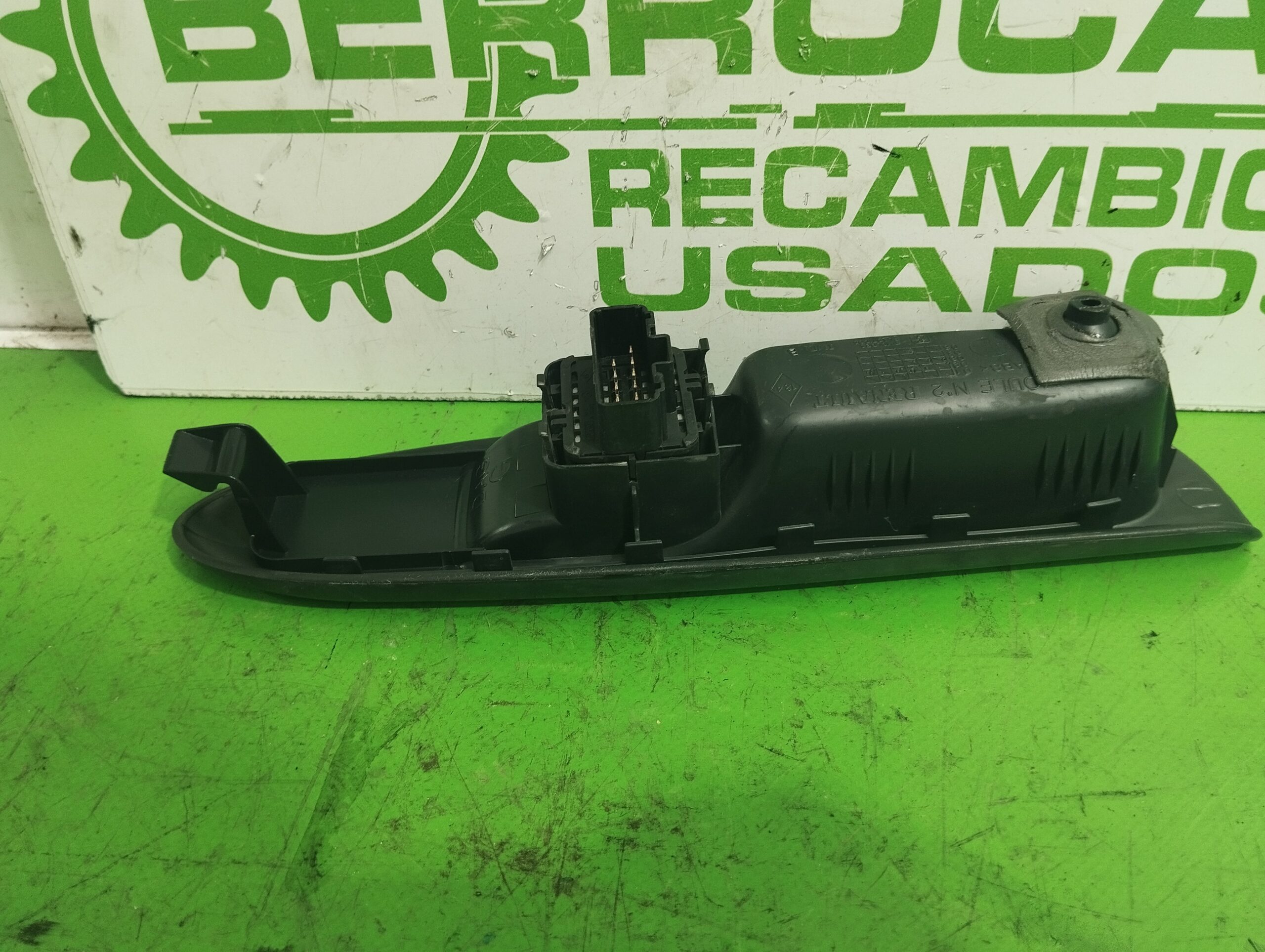 mando_elevalunas_delantero_izquierdo_8200084003_renault_clio_ii_fase_ii_b_cb0_1_5_dci_diesel