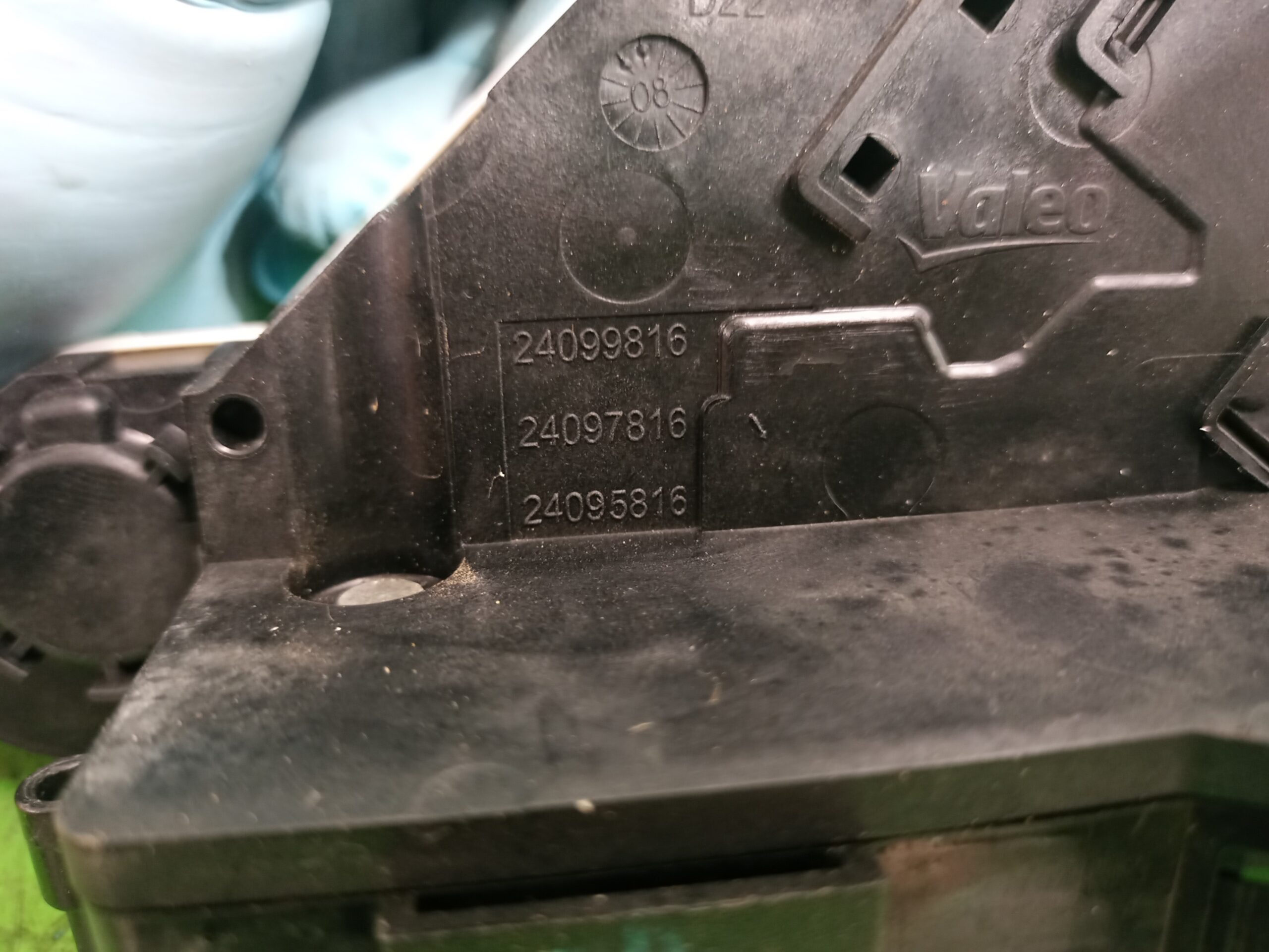 cerradura_puerta_delantera_derecha_24099816_citr_n_c4_grand_picasso_1_6_16v_hdi_fap