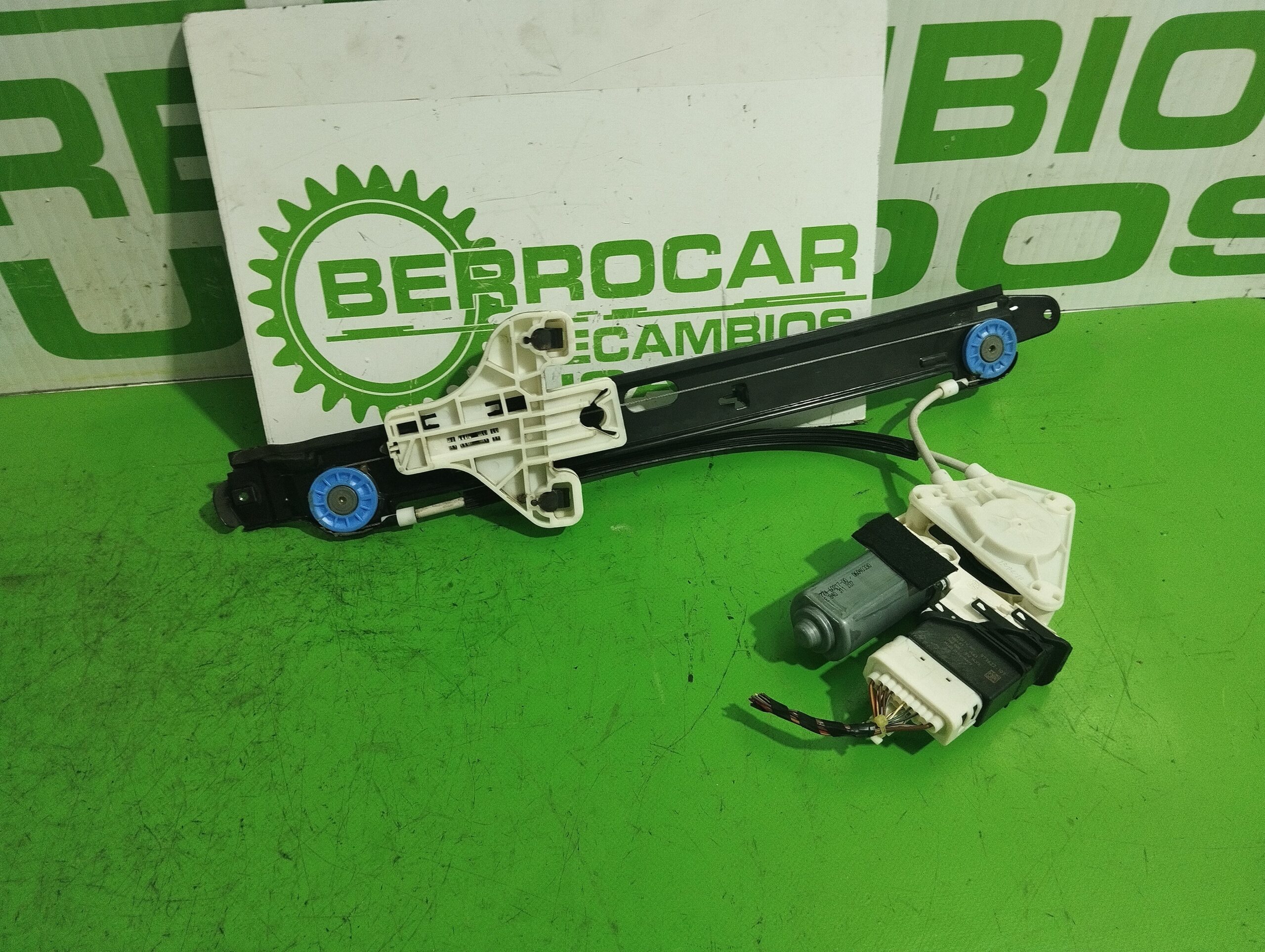 elevalunas_trasero_derecho_1k0959704_seat_altea_5p1_style_copa