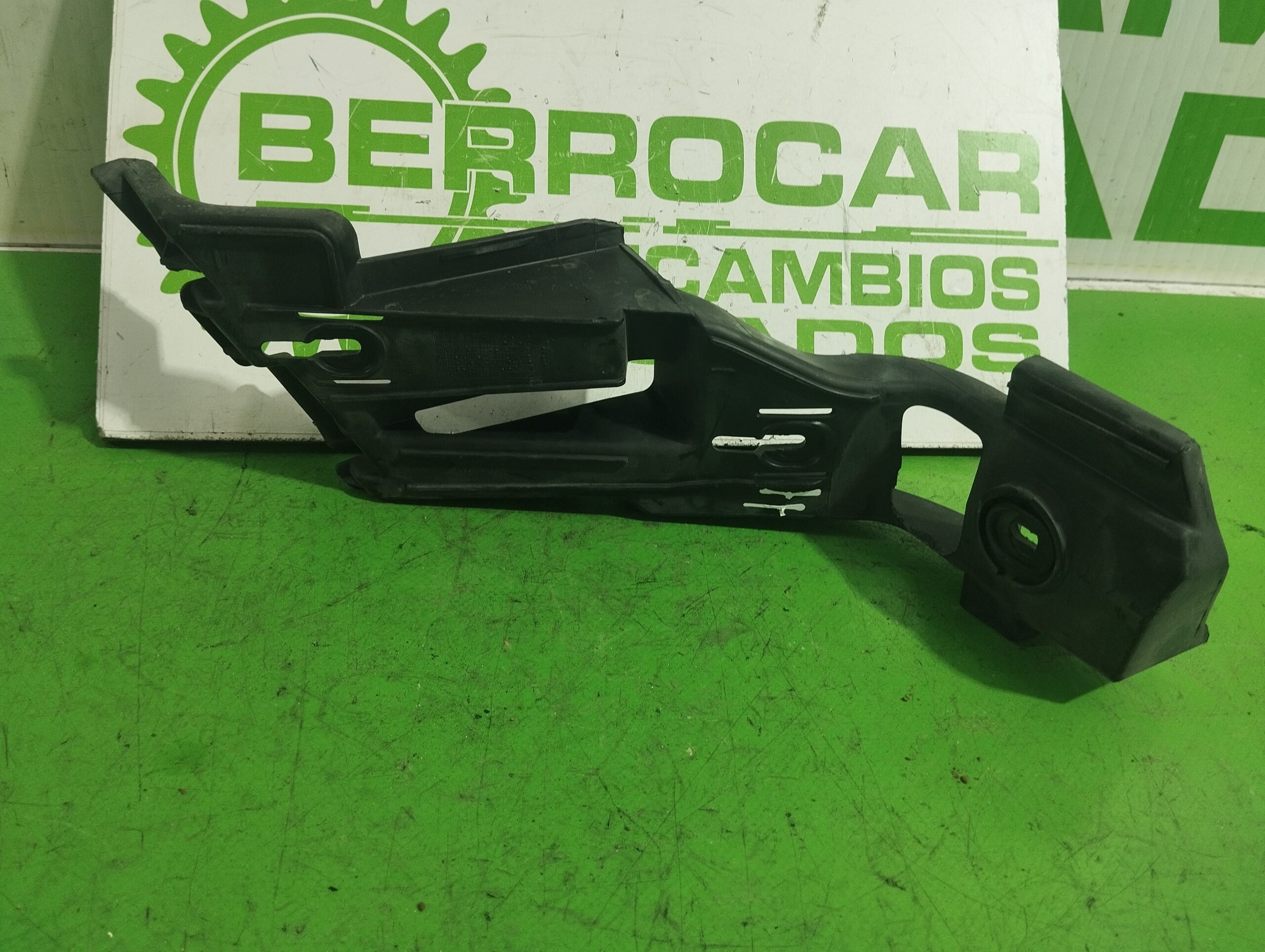 soporte_paragolpes_trasero_1k6807393ezt_volkswagen_golf_v_berlina_1k1_1_9_tdi