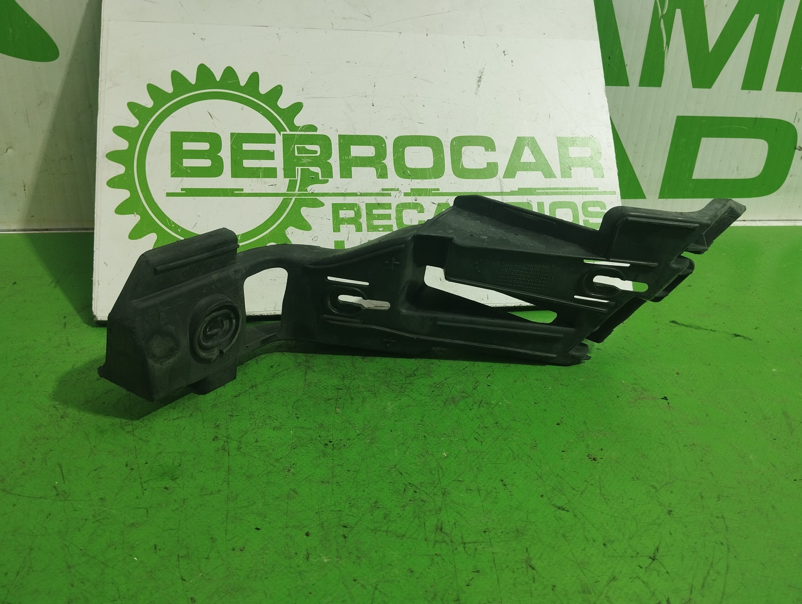 soporte_paragolpe_trasero_1k6807394ezt_volkswagen_golf_v_berlina_1k1_1_9_tdi