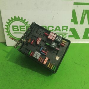caja_reles_fusibles_013949631_volkswagen_golf_v_berlina_1k1_1_9_tdi