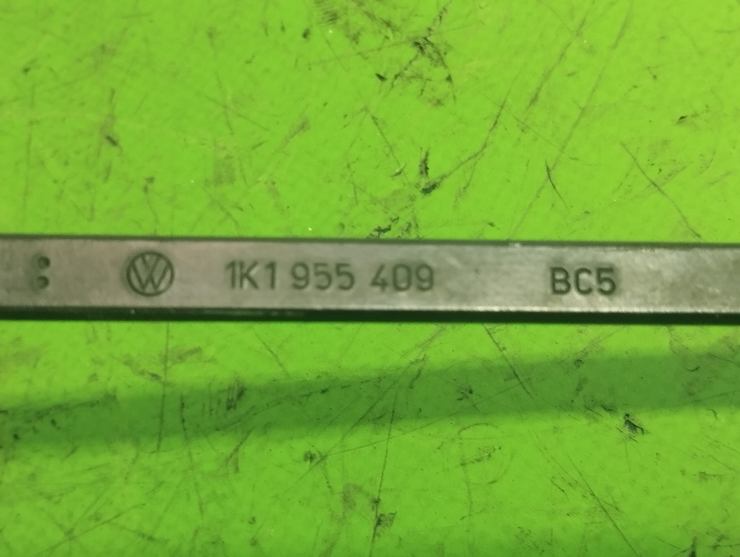 brazo_limpia_delantero_izquierdo_1k1955409_volkswagen_golf_v_berlina_1k1_1_9_tdi