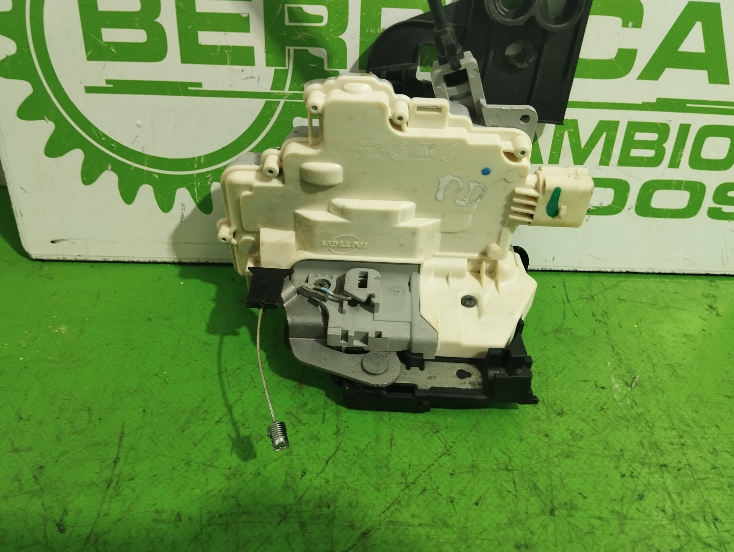 cerradura_puerta_delantera_derecha_1p1837016_seat_altea_xl_5p5_1_9_tdi