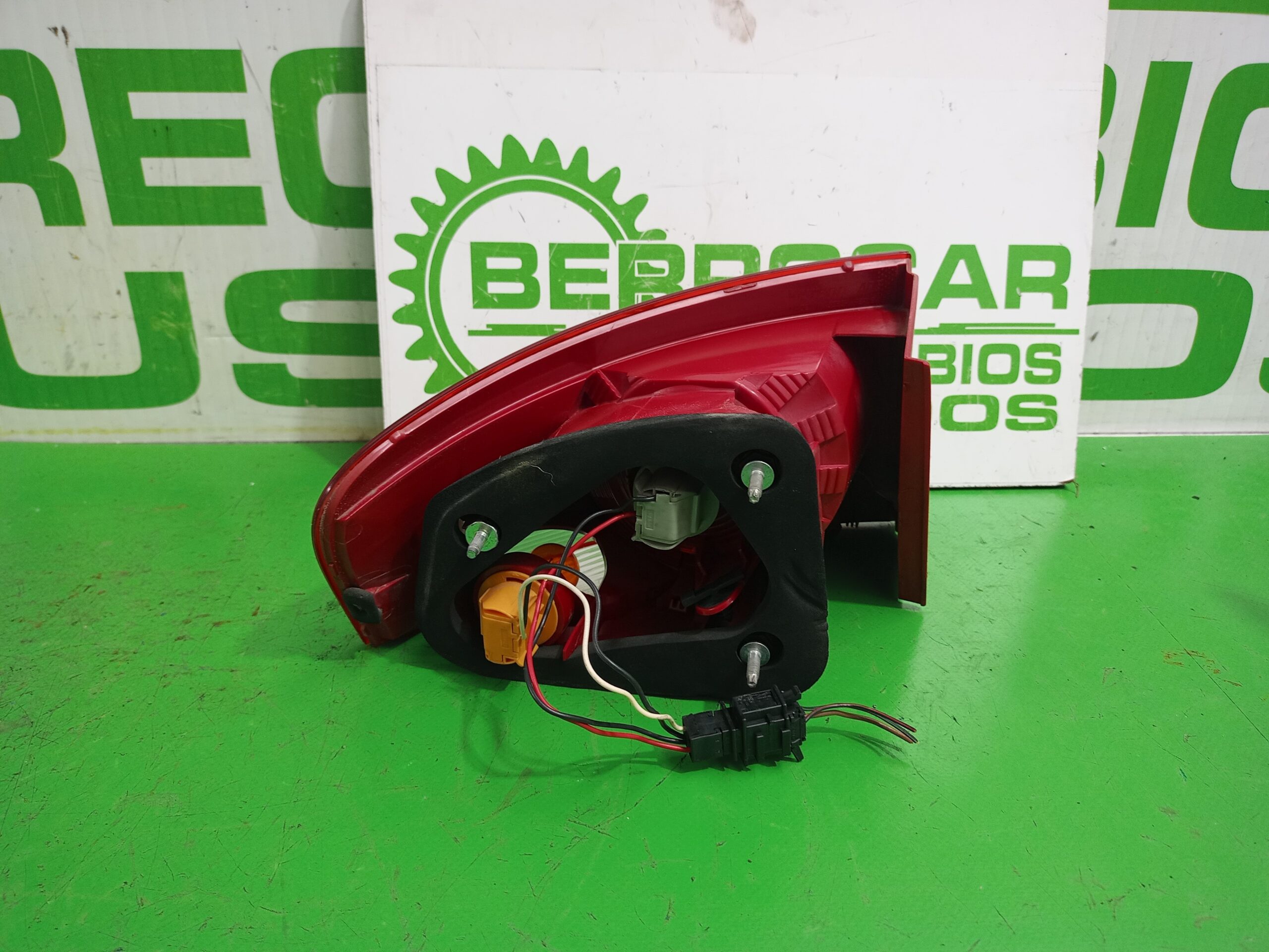 piloto_trasero_derecho_5p8945096a_seat_altea_xl_5p5_1_9_tdi