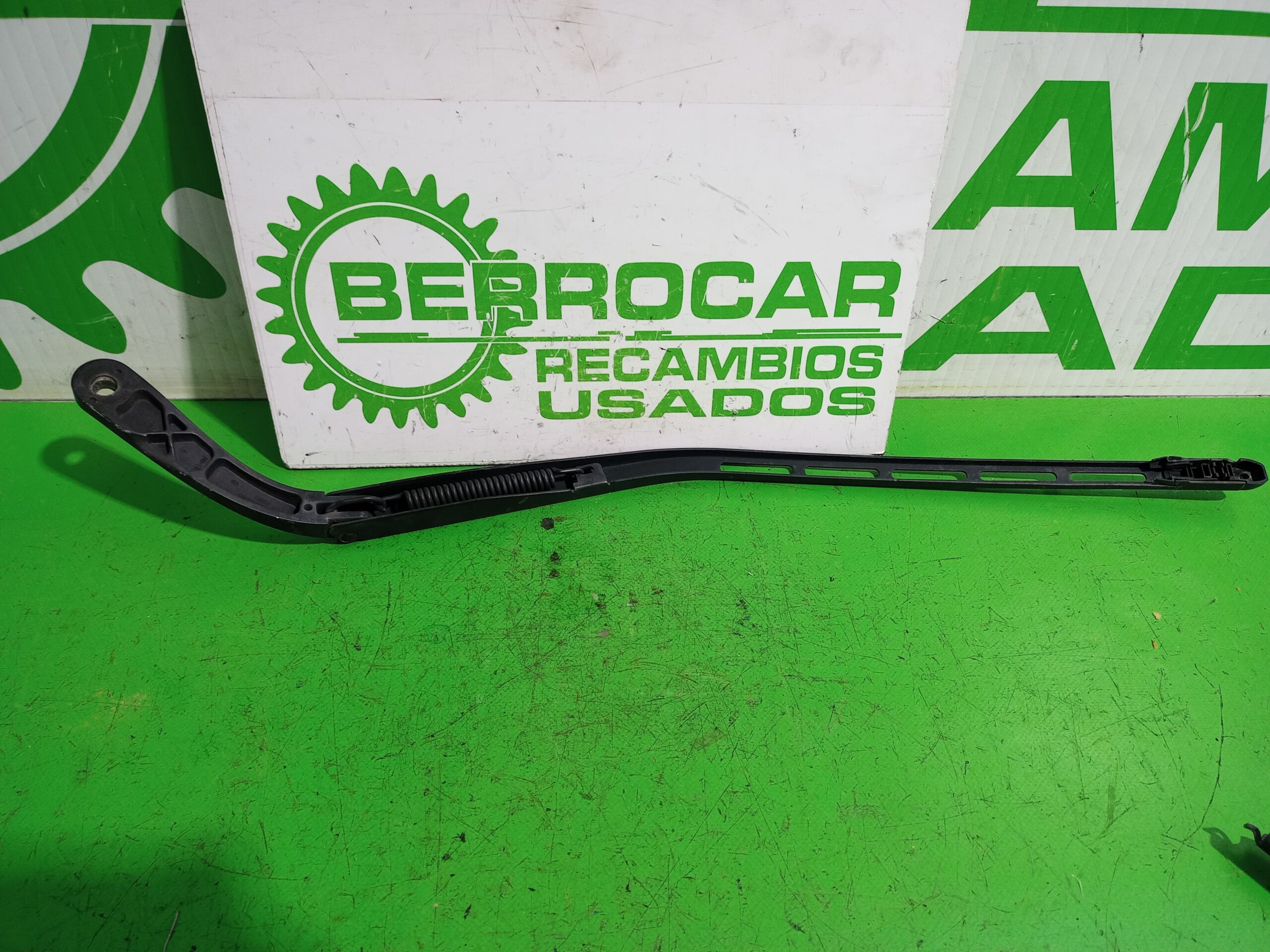 brazo_limpia_delantero_izquierdo_9656189380_peugeot_307_break_sw_s1_1_6_16v_cat