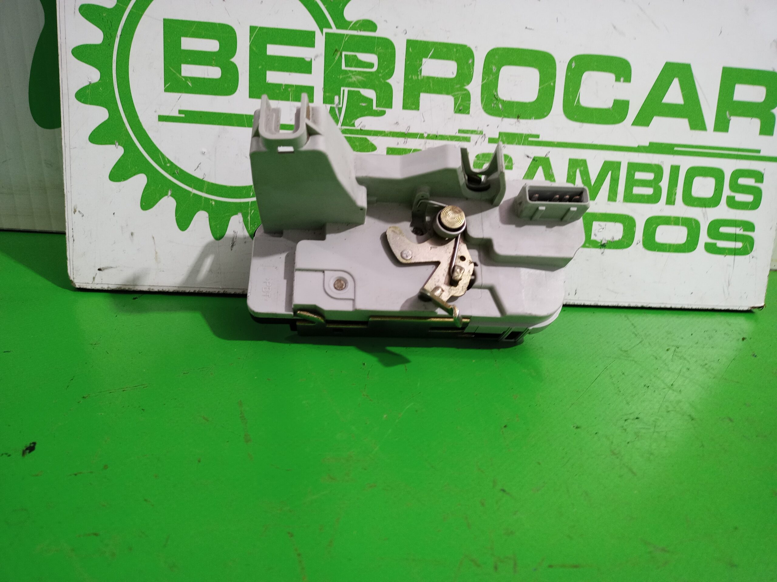 cerradura_puerta_trasera_izquierda_9137a0_peugeot_307_break_sw_s1_1_6_16v_cat