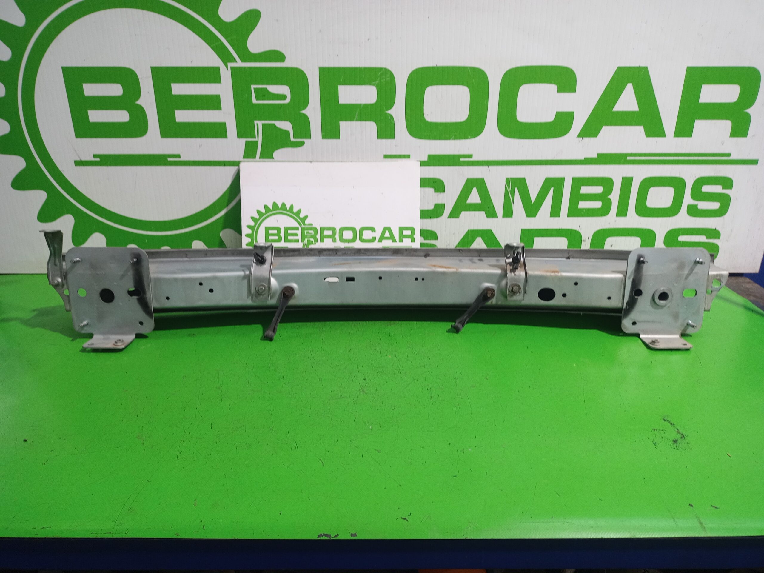 refuerzo_paragolpes_delantero_1363606_ford_focus_berlina_cak_ambiente