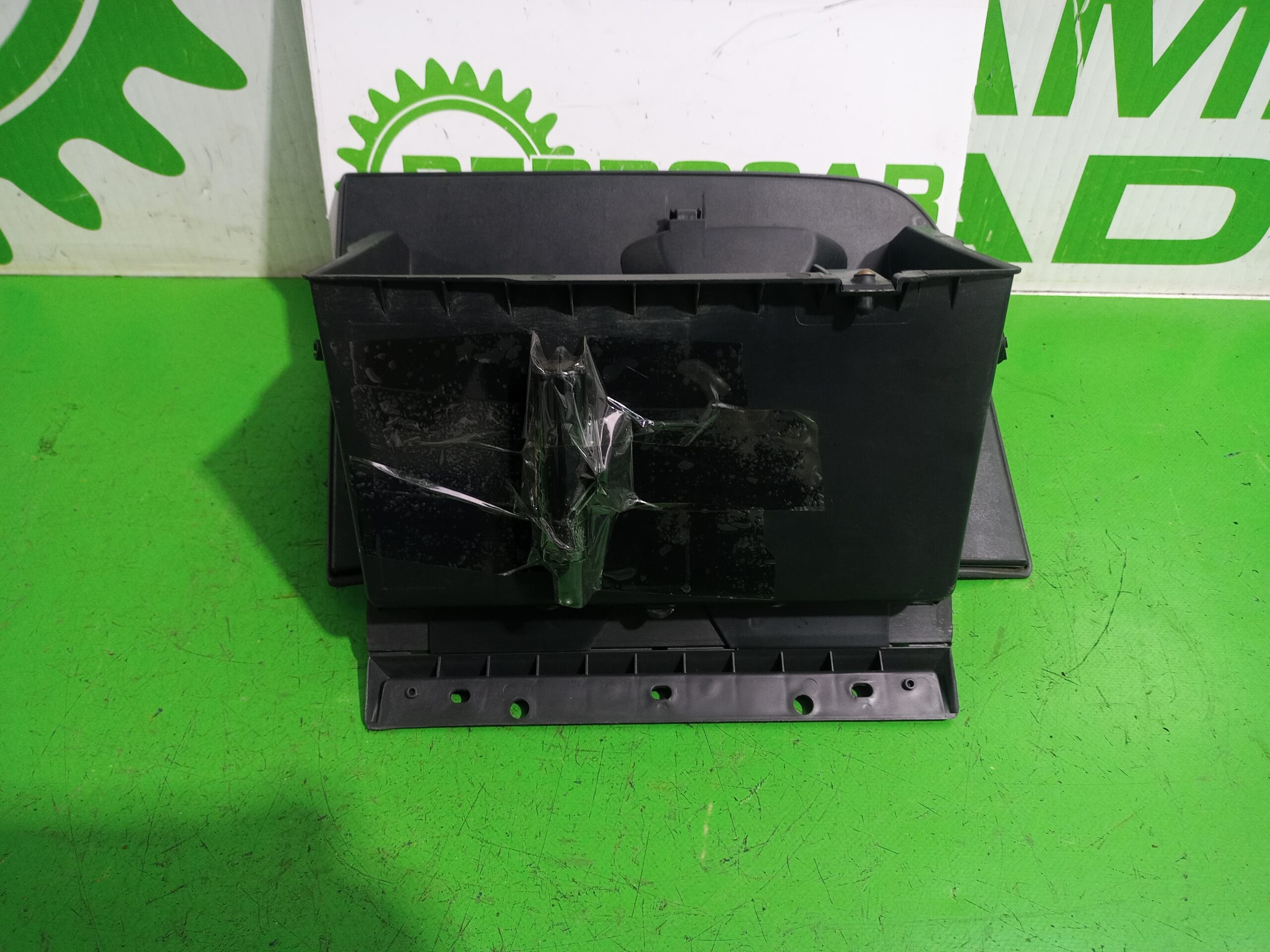 guantera_a06024a_ford_focus_berlina_cak_ambiente