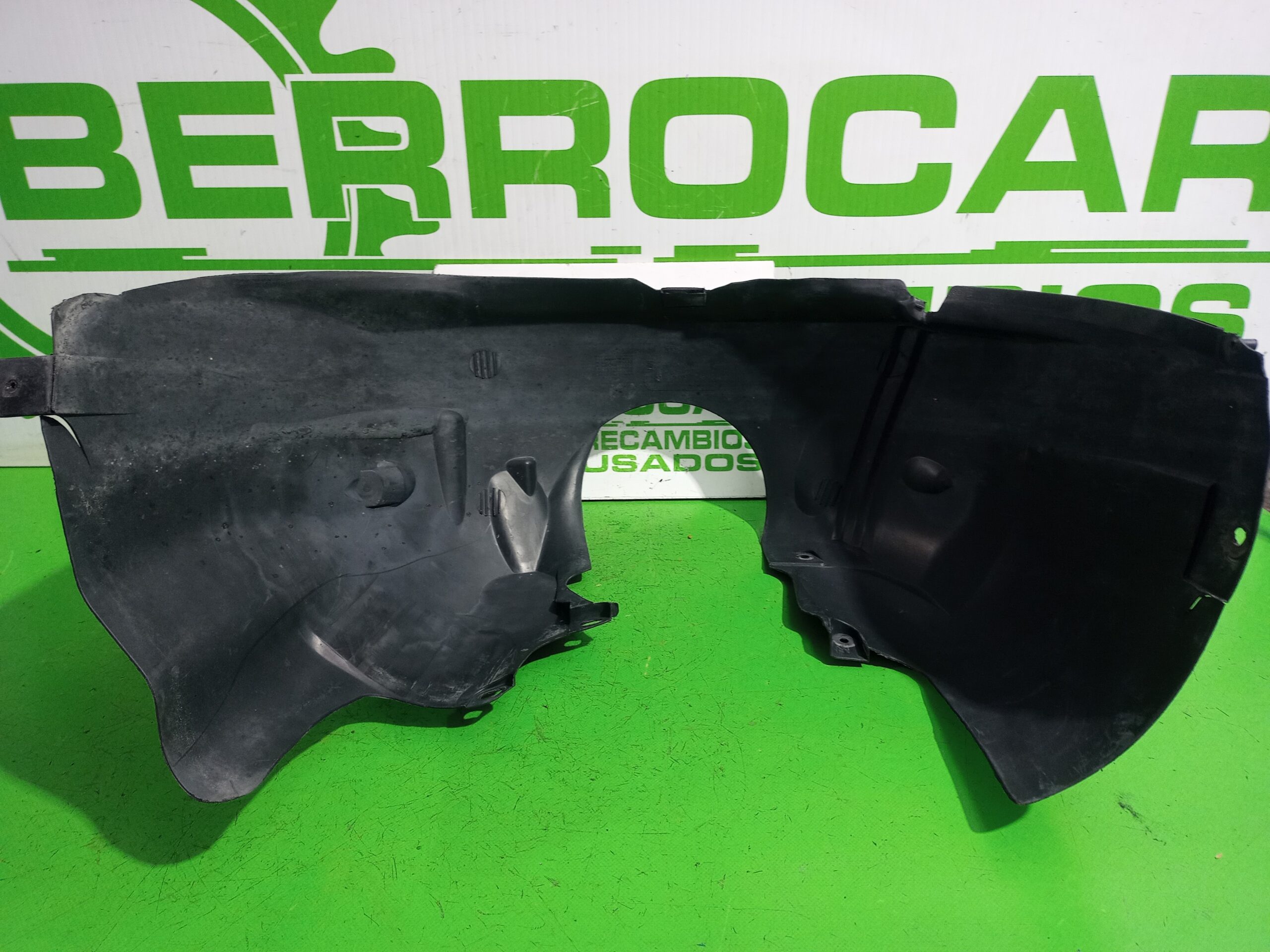 paso_rueda_delantero_derecho_2m5116114a_ford_focus_berlina_cak_ambiente