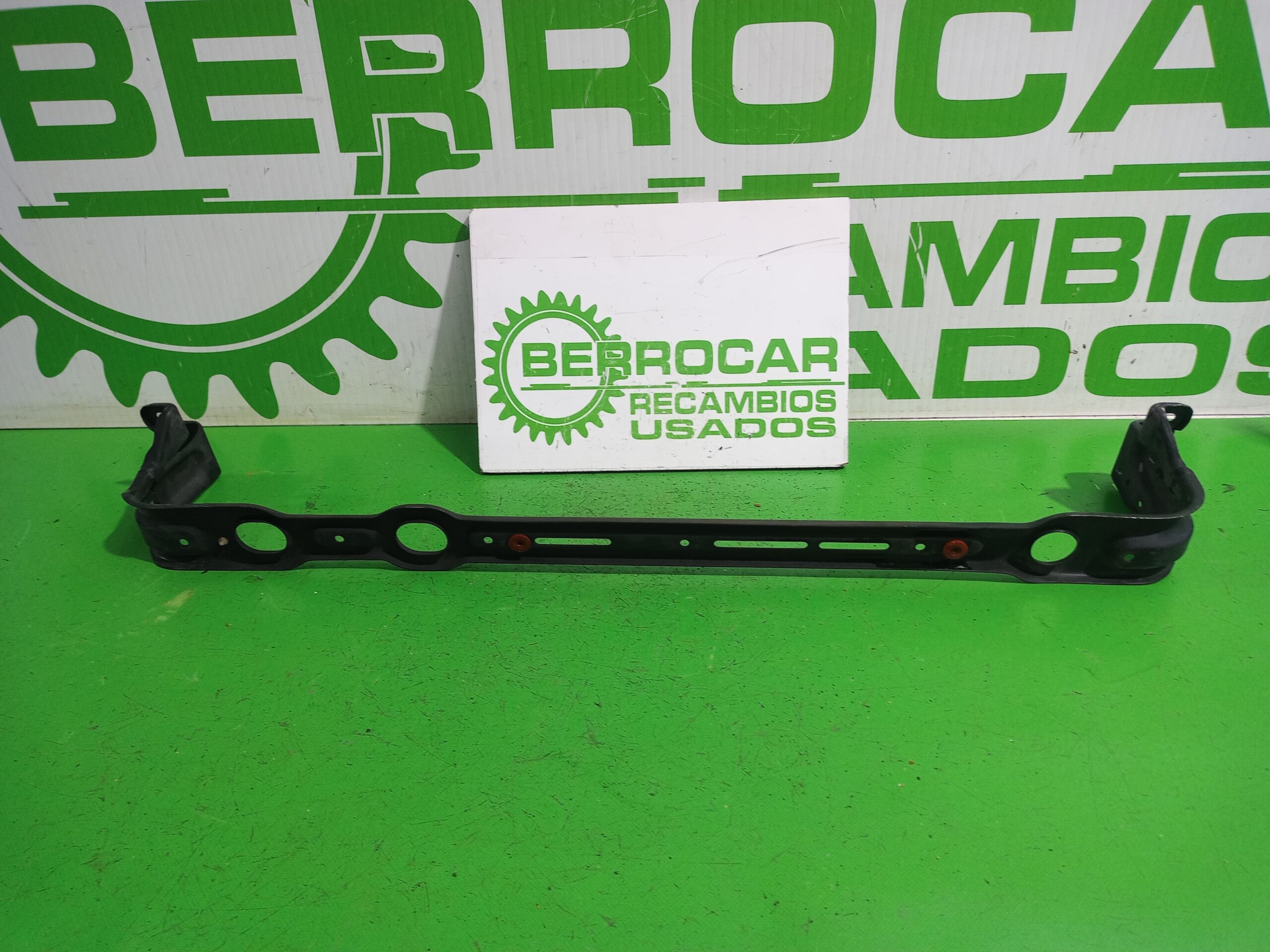 travesano_inferior_2m518a297ab_ford_focus_berlina_cak_ambiente