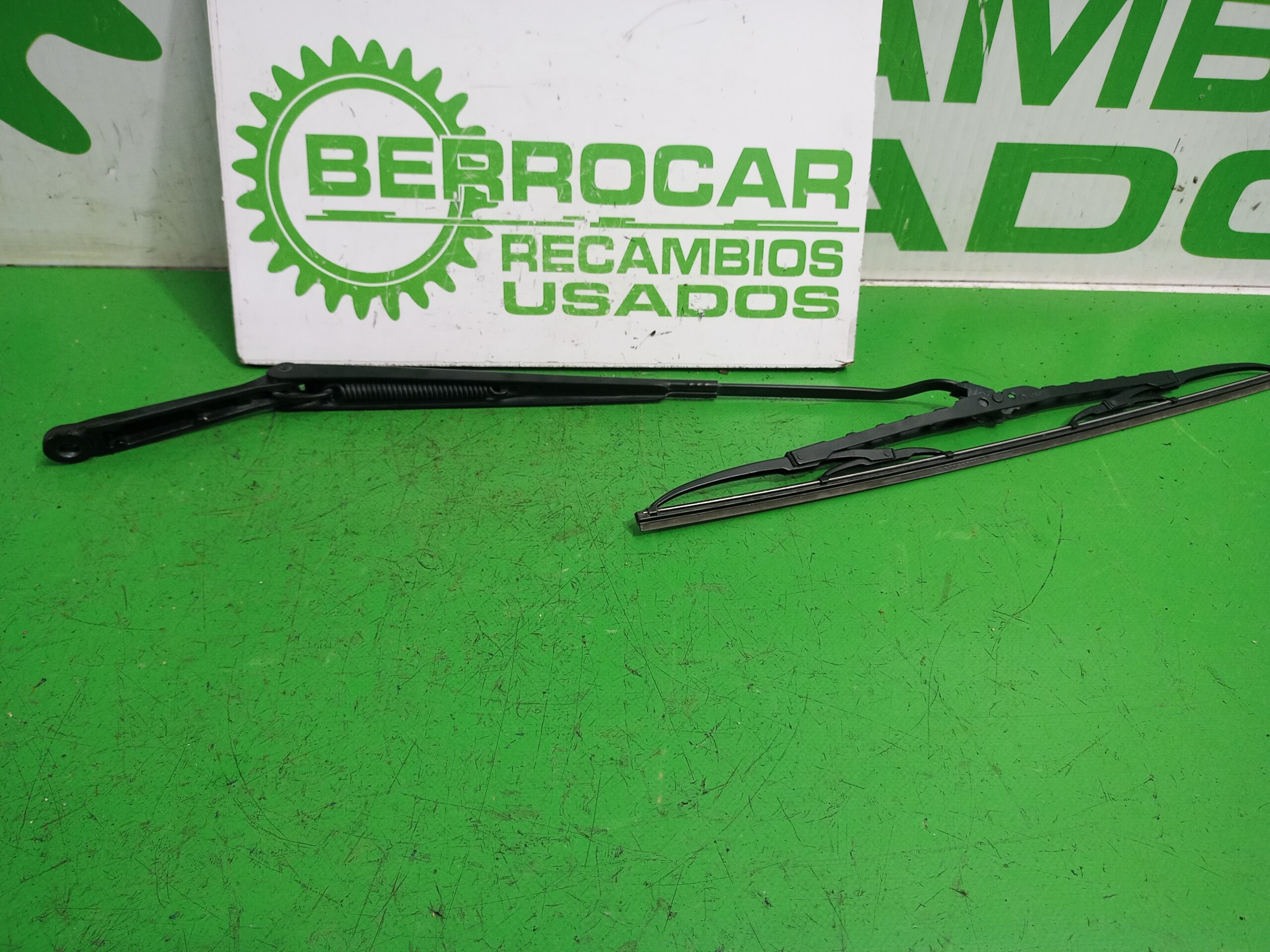 brazo_limpia_delantero_izquierdo_xs4117527ab_ford_focus_berlina_cak_ambiente