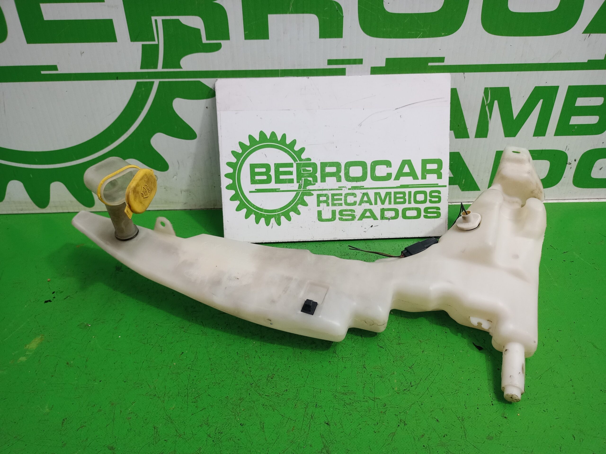 deposito_limpia_xs4113k163ah_ford_focus_berlina_cak_ambiente