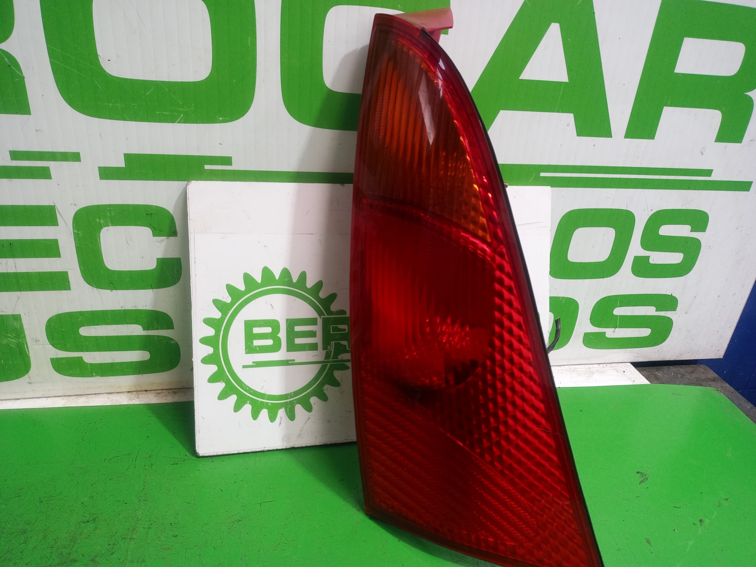 piloto_trasero_izquierdo_1m5113405a_ford_focus_berlina_cak_ambiente