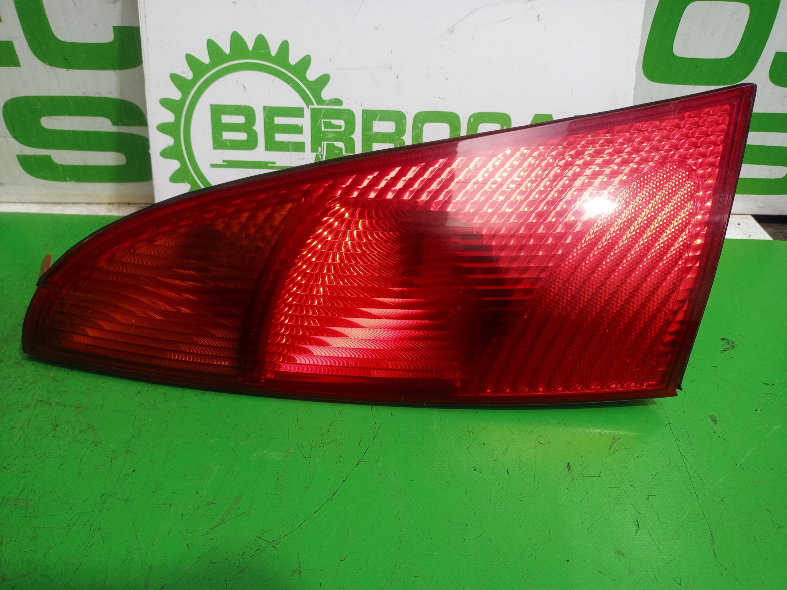 piloto_trasero_izquierdo_1m5113405a_ford_focus_berlina_cak_ambiente